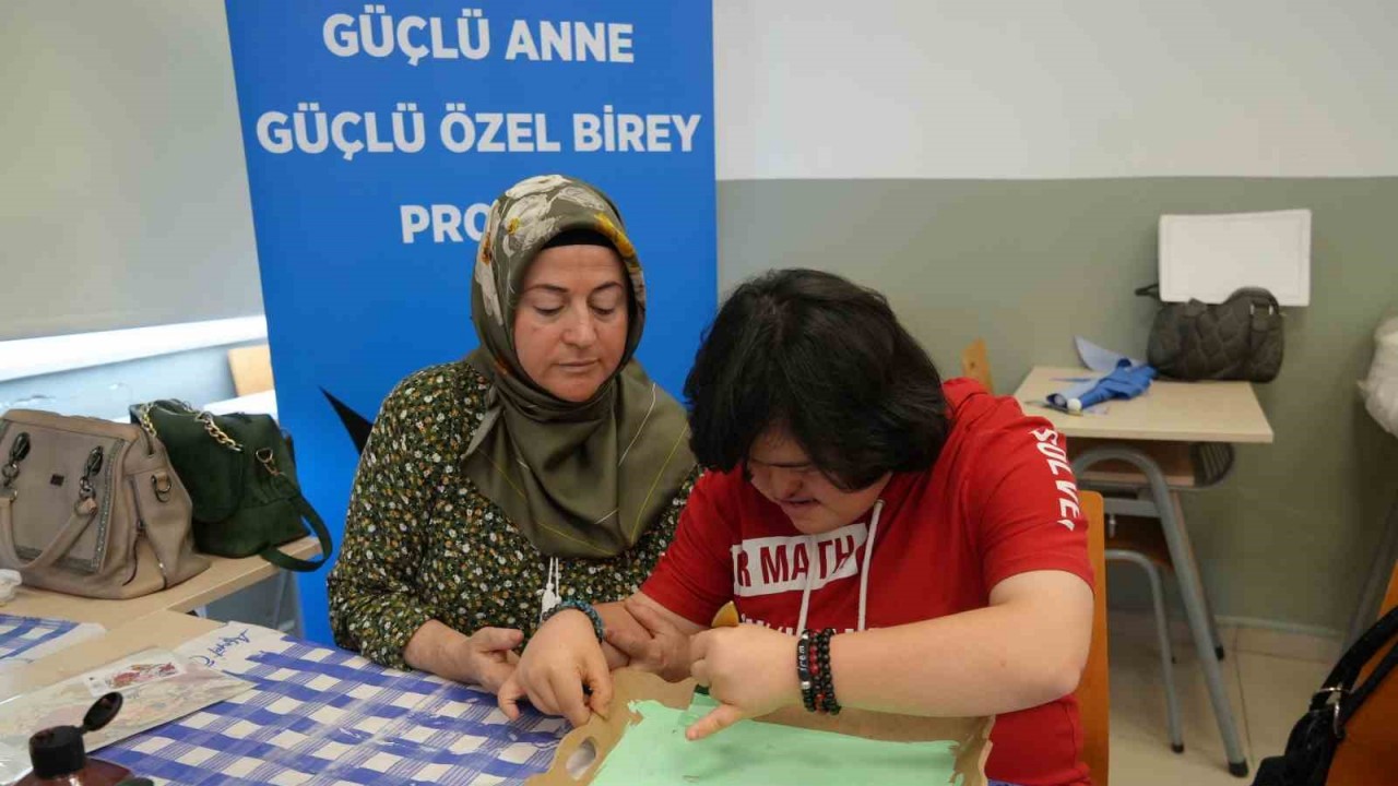 Özel Birey Anneleri Hem Meslek öğreniyor Hem De çocuklarıyla Hoşça ...