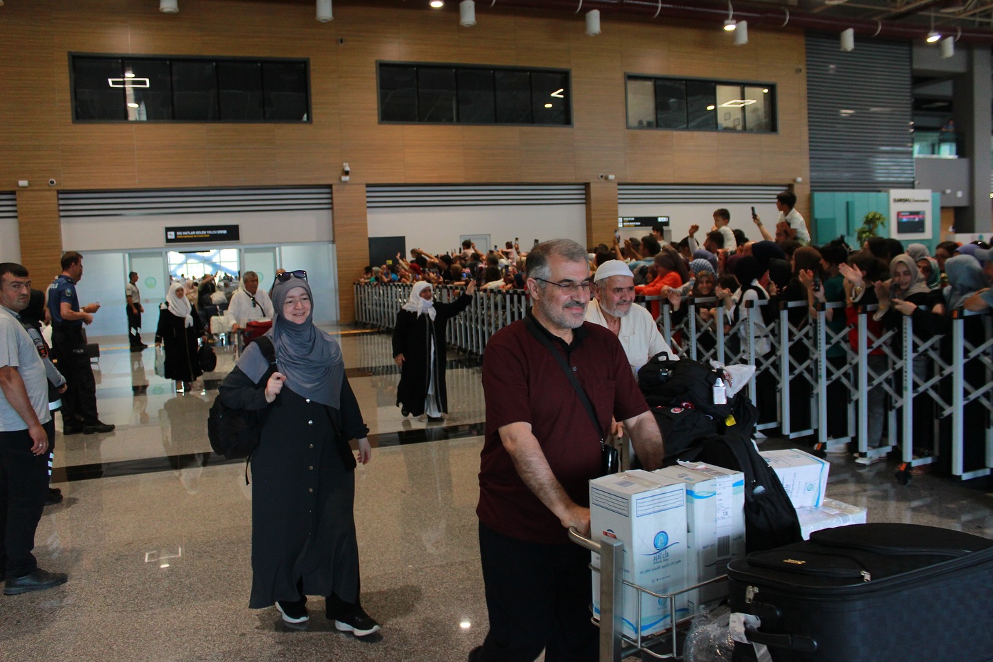 Tokat'tan Hac Farizasını Yerine Getiren İkinci Kafile Yurda Döndü (4)