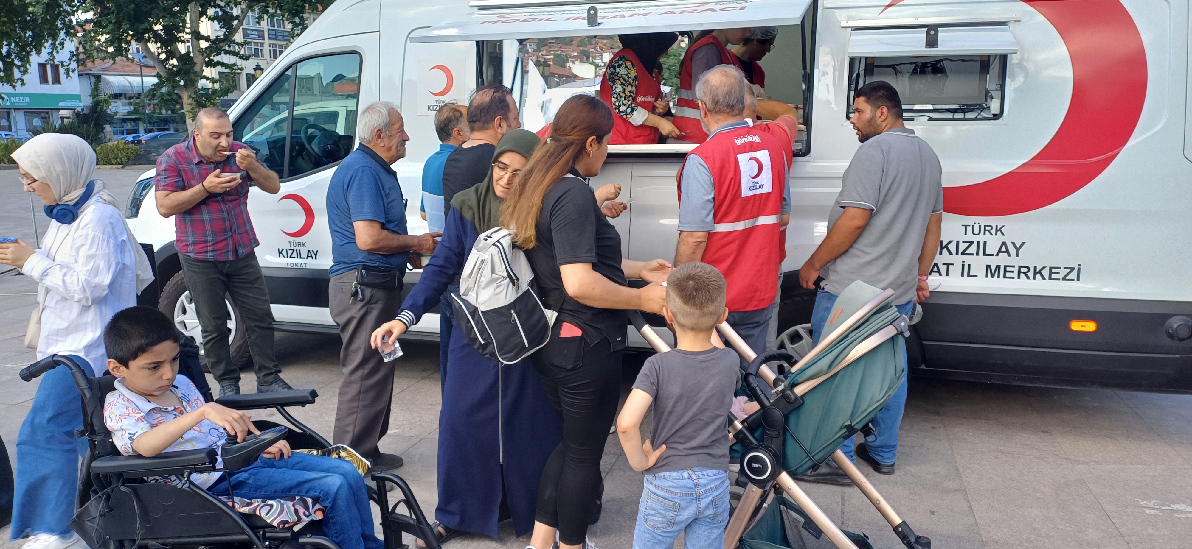 Türk Kızılay Tokat Şubesi’nden 1500 Kişilik Aşure Dağıtımı (11)