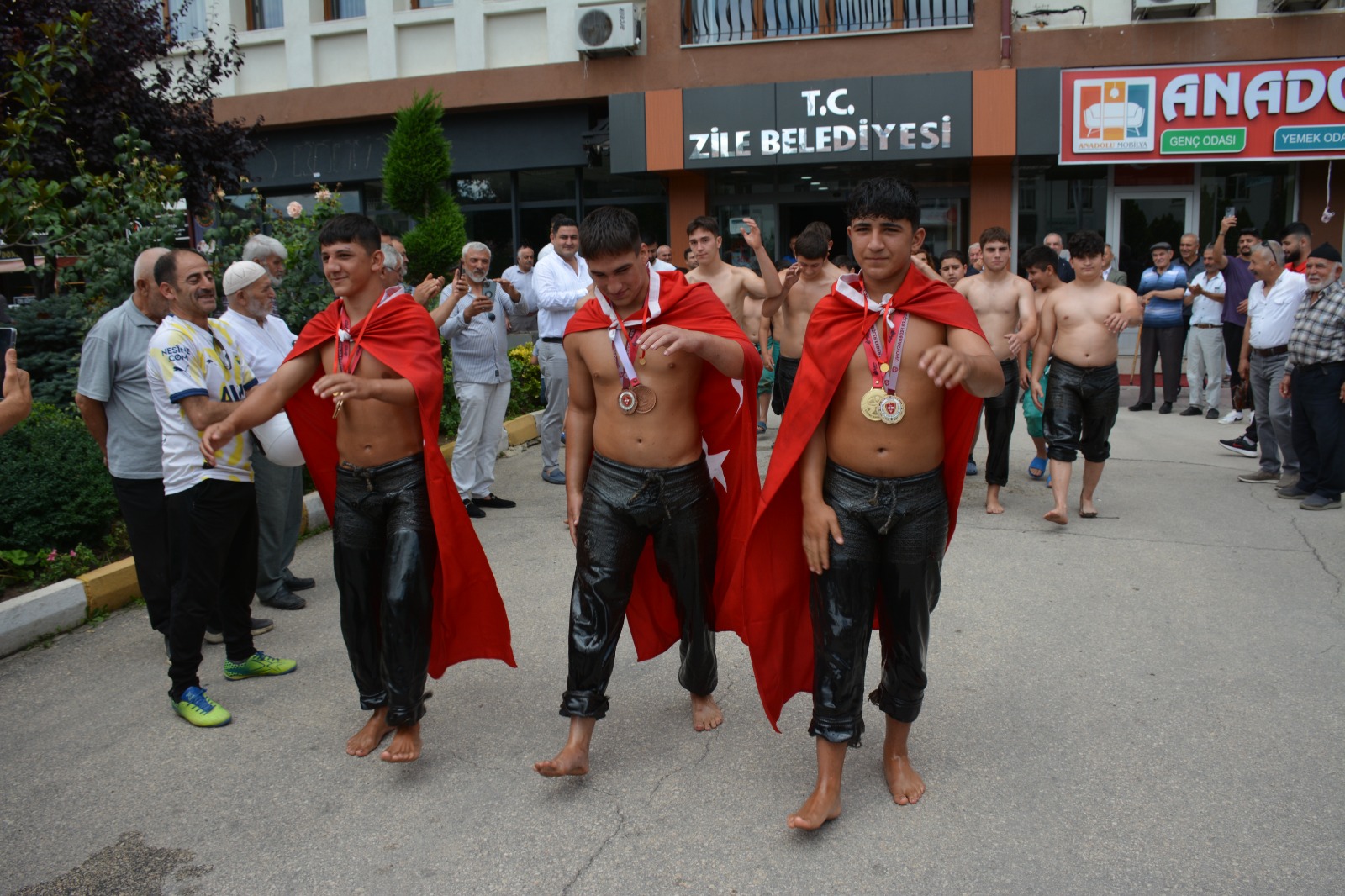 Zileli Güreşçiler Kırkpınar'dan Üç Madalya Ile Döndü (7)