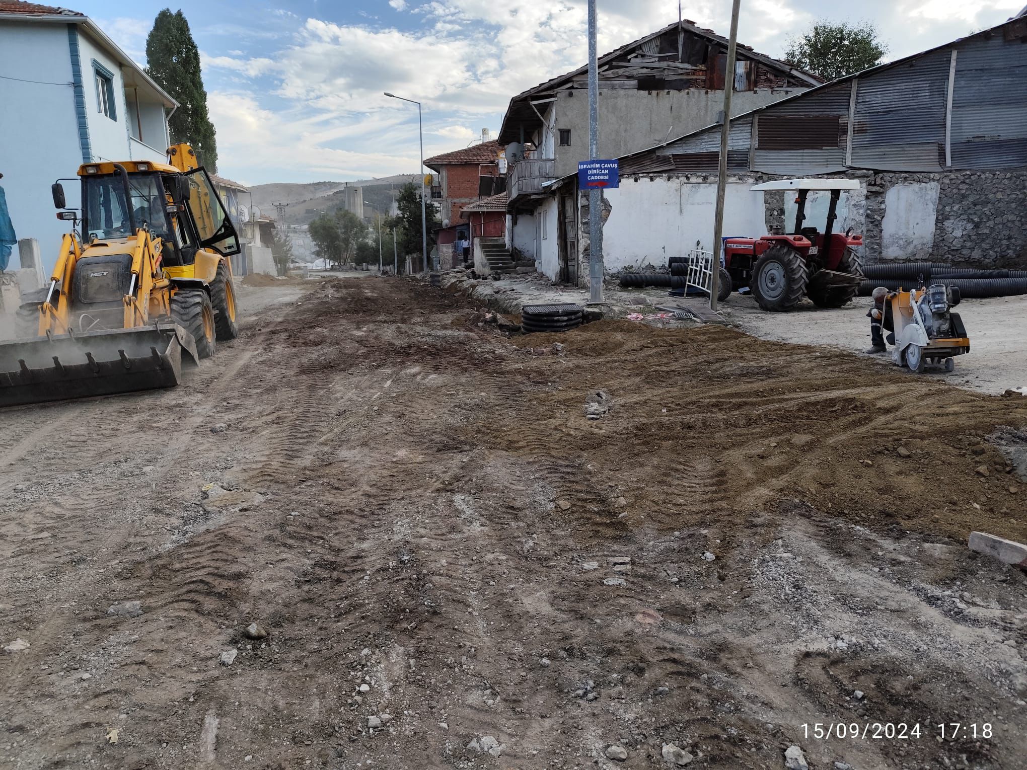 Artova'da 15 Temmuz Şehitler Caddesi’nde Yenileme Çalışmaları Başladı (6)