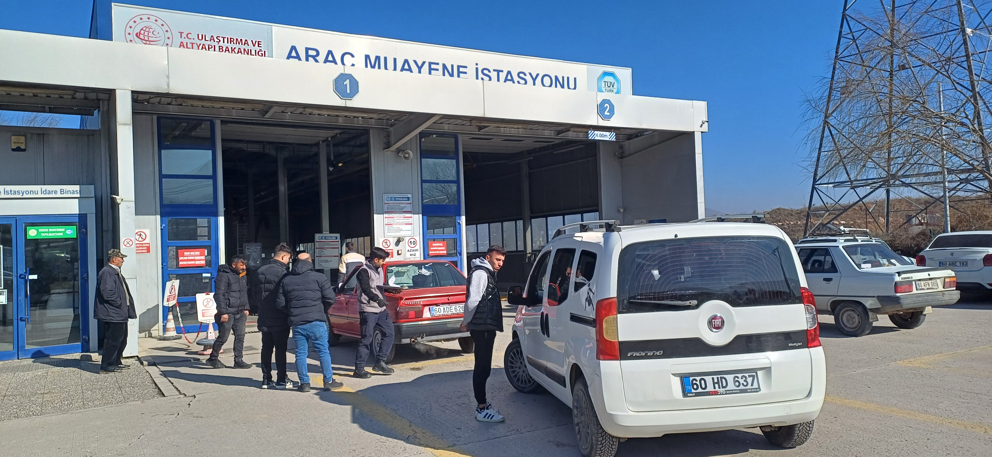 Araç Sahipleri Tokat Tüvtürk’te Yoğunluk Oluşturuyor (2)