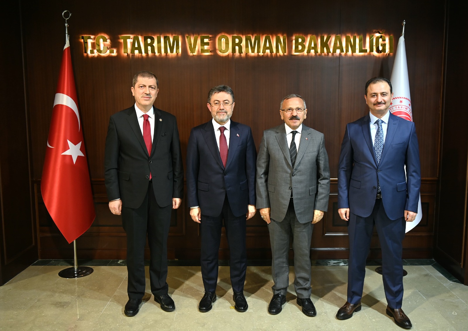 278A6E5E E78D 47F4 846B 3B1D9Dd05156