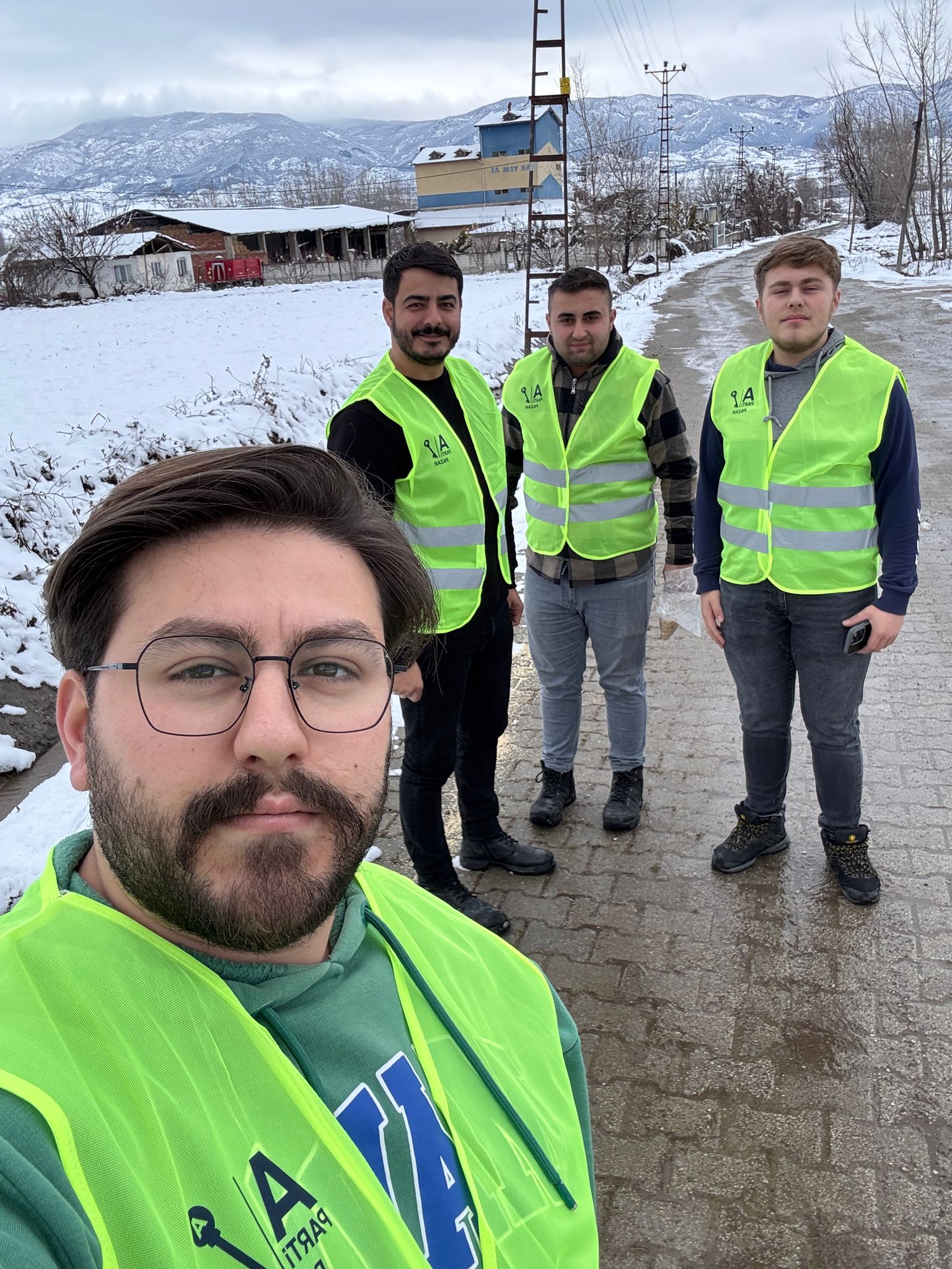 Anahtar Parti Pazar İlçe Başkanlığı Sokak Hayvanlarını Unutmadı (2)