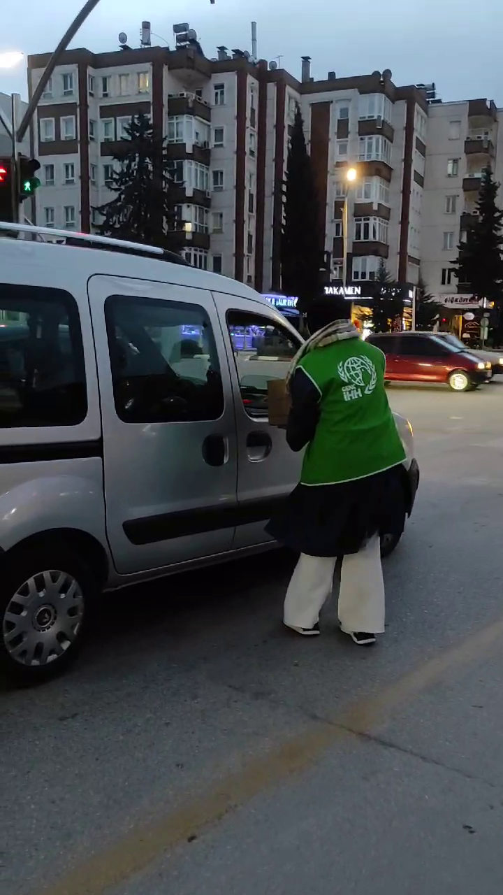 Genç İhh Tokat’tan ‘İftara Beş Kala’ İkramı (8)