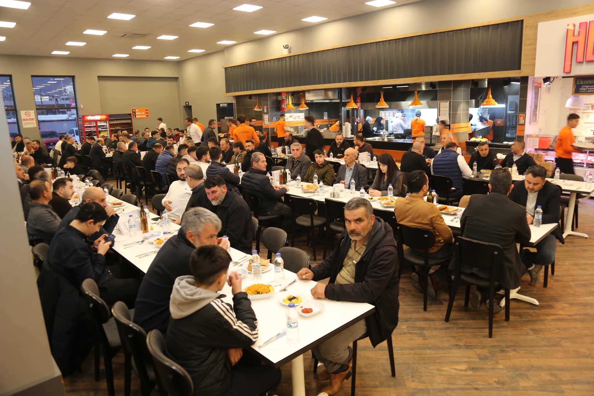 Tokat Ticaret Borsası Ramazan İftar Programıyla Üyelerini Bir Araya Getirdi (4)