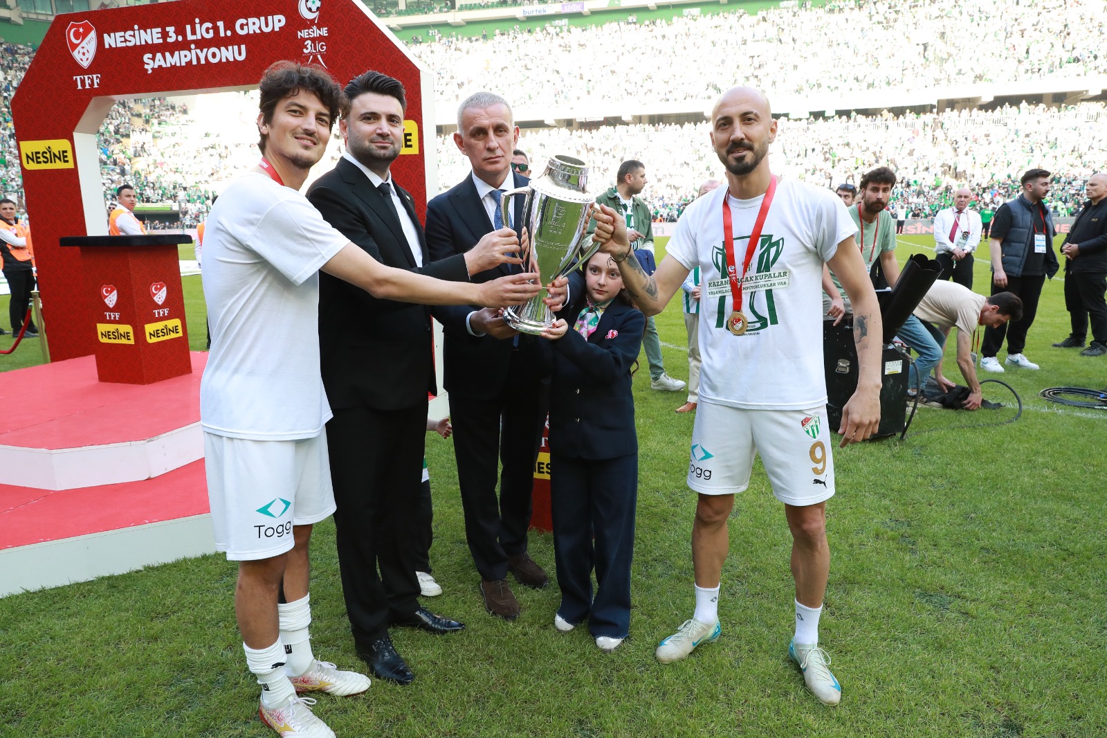 Dd8E6F35D7C74249Bd7238A3B9D4A6Eb