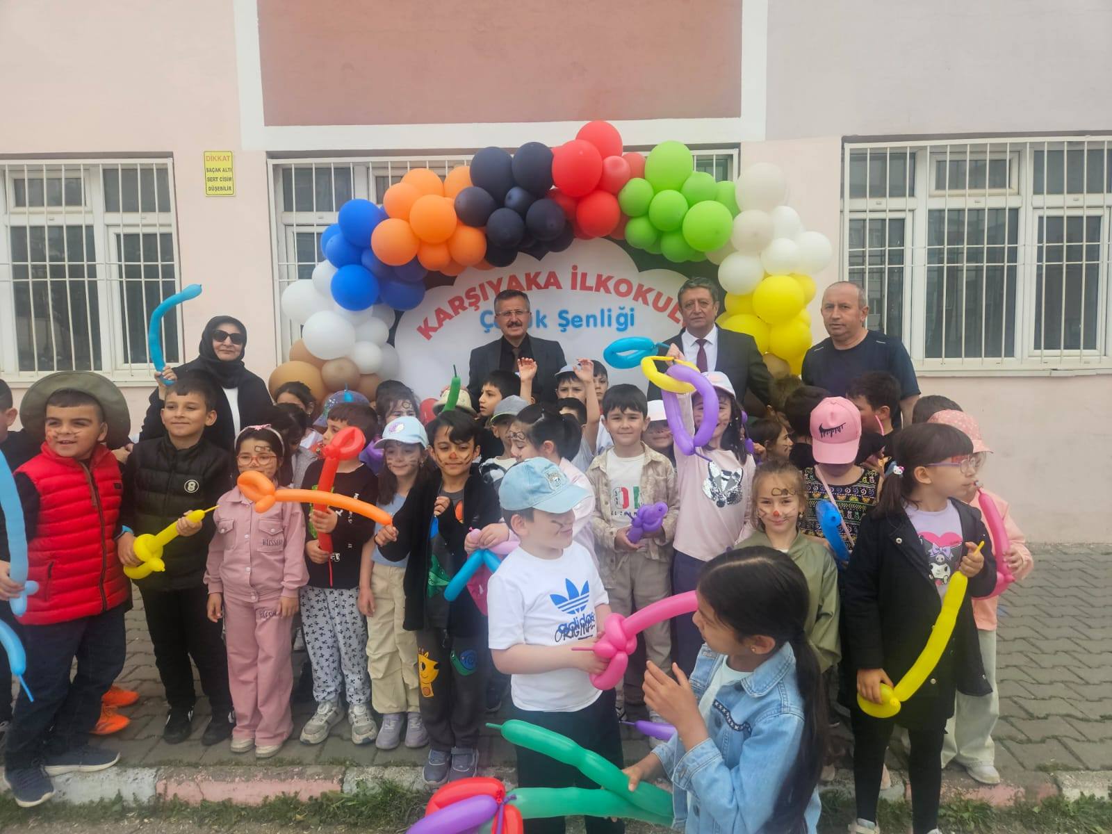 Karşıyaka İlkokulu’nda Çocuklar Şenliğe Doydu (1)