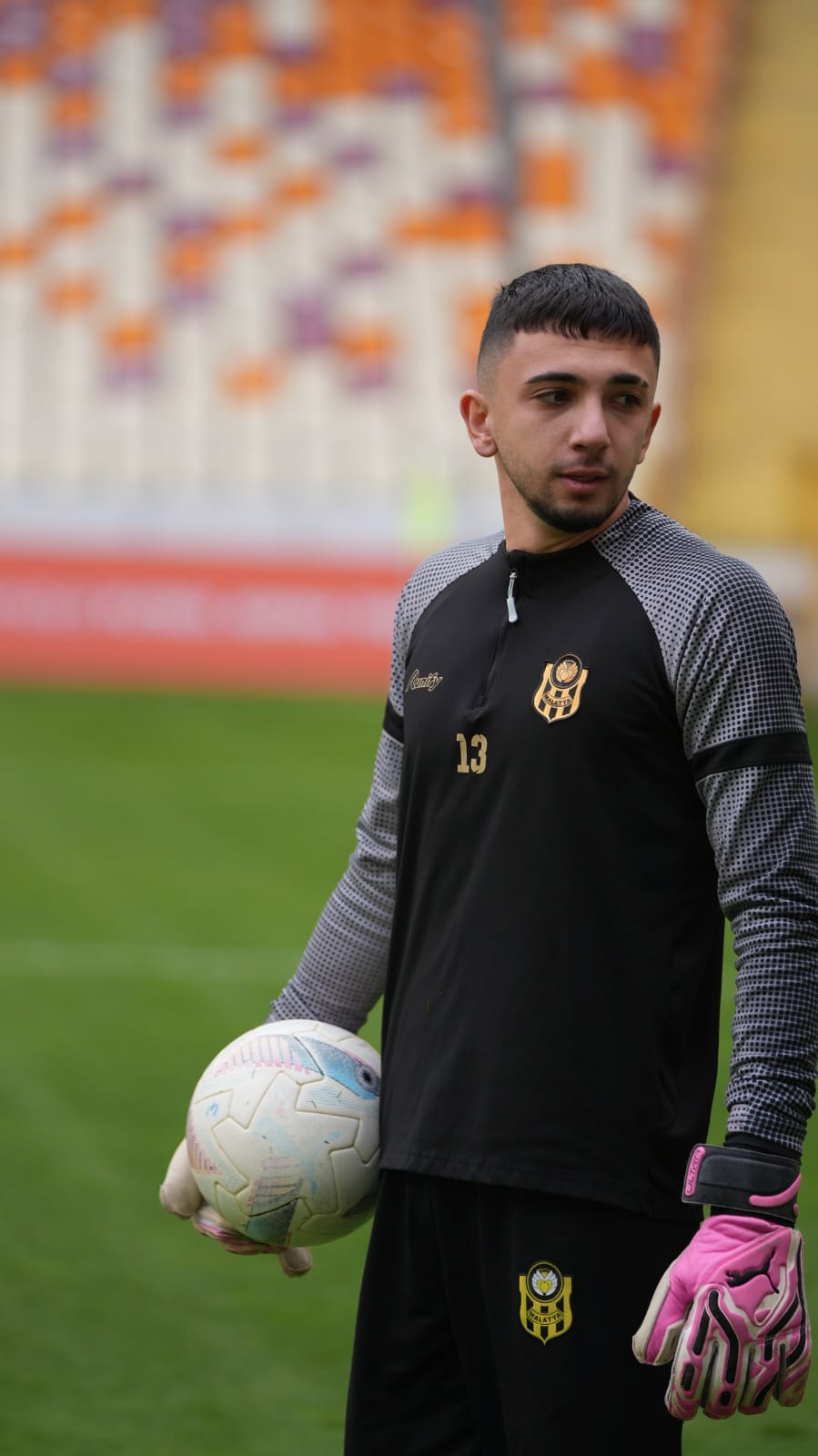 Yeni Malatyaspor'un Genç File Bekçisi Tokatlı Çınar Yıldızlı, Hedeflerini Ve Hayallerini Tokat Hürsöz’e Anla (4)