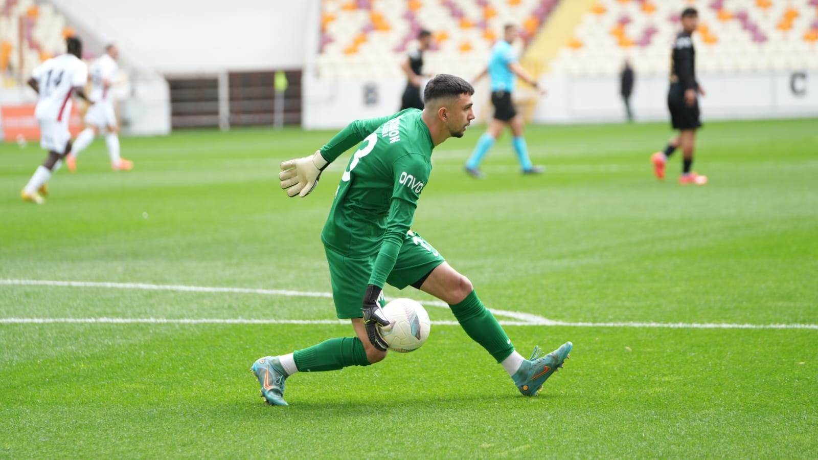 Yeni Malatyaspor'un Genç File Bekçisi Tokatlı Çınar Yıldızlı, Hedeflerini Ve Hayallerini Tokat Hürsöz’e Anla (5)