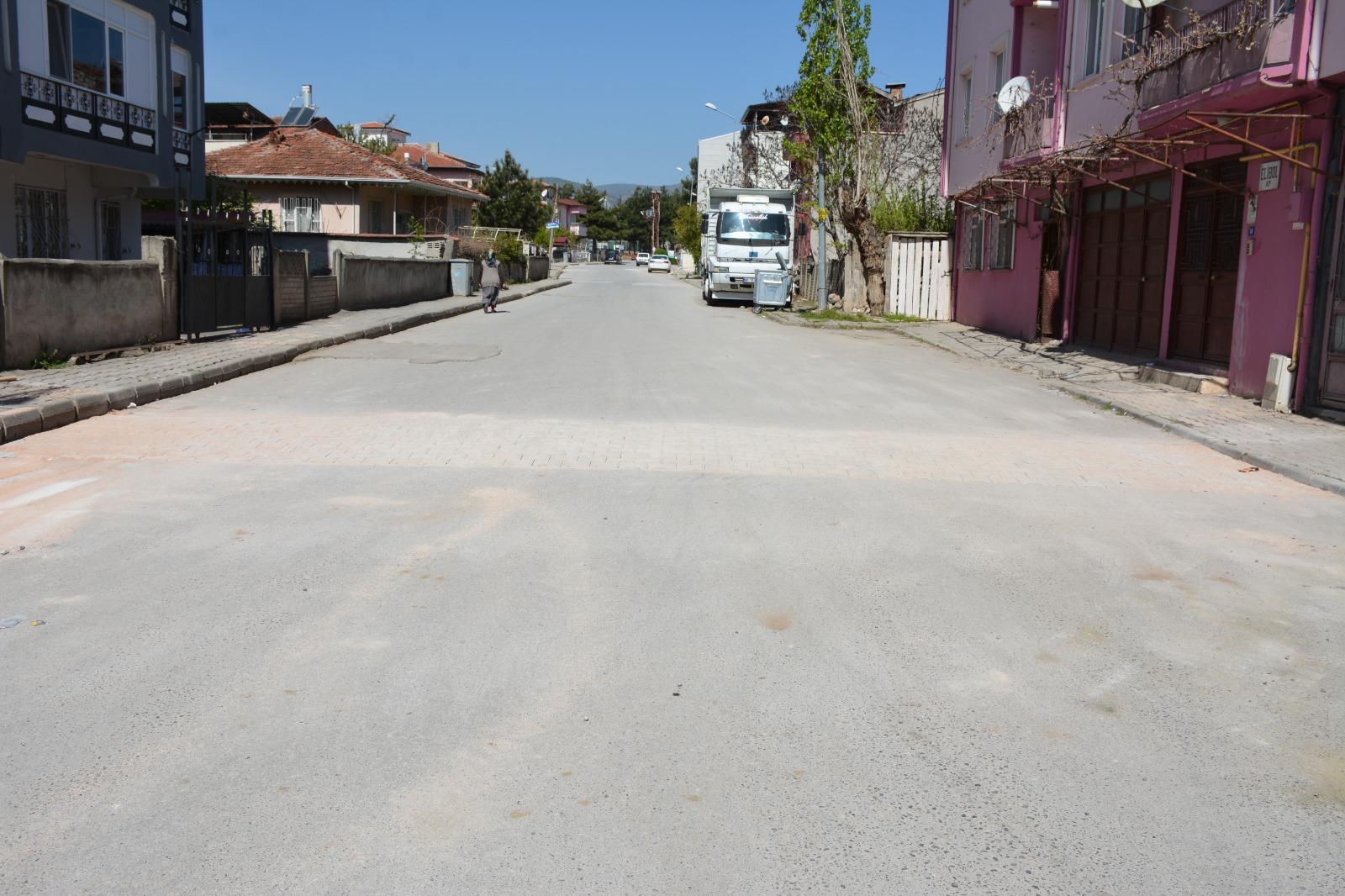 Zile Belediyesi, Trafik Güvenliği İçin Hız Kesici Kasis Çalışmalarına Başladı (1)