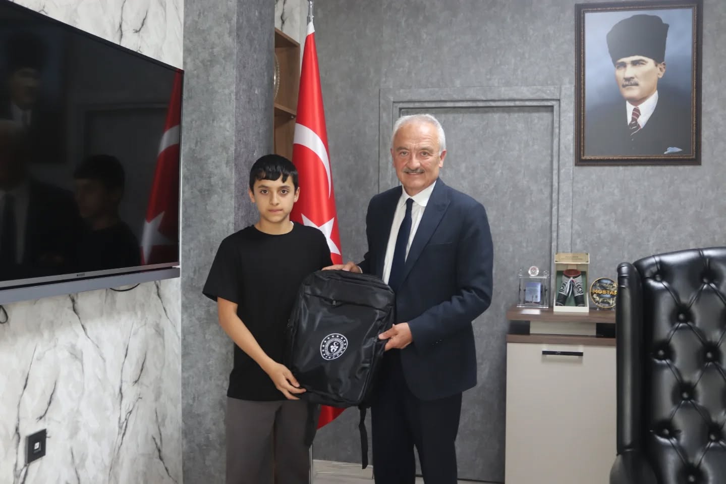 499473838 18063995396111696 5780941566074126357 N