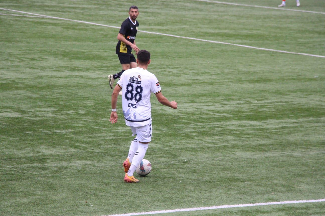 Tokat Doğumlu Futbolcu Enes Yiğit (6)