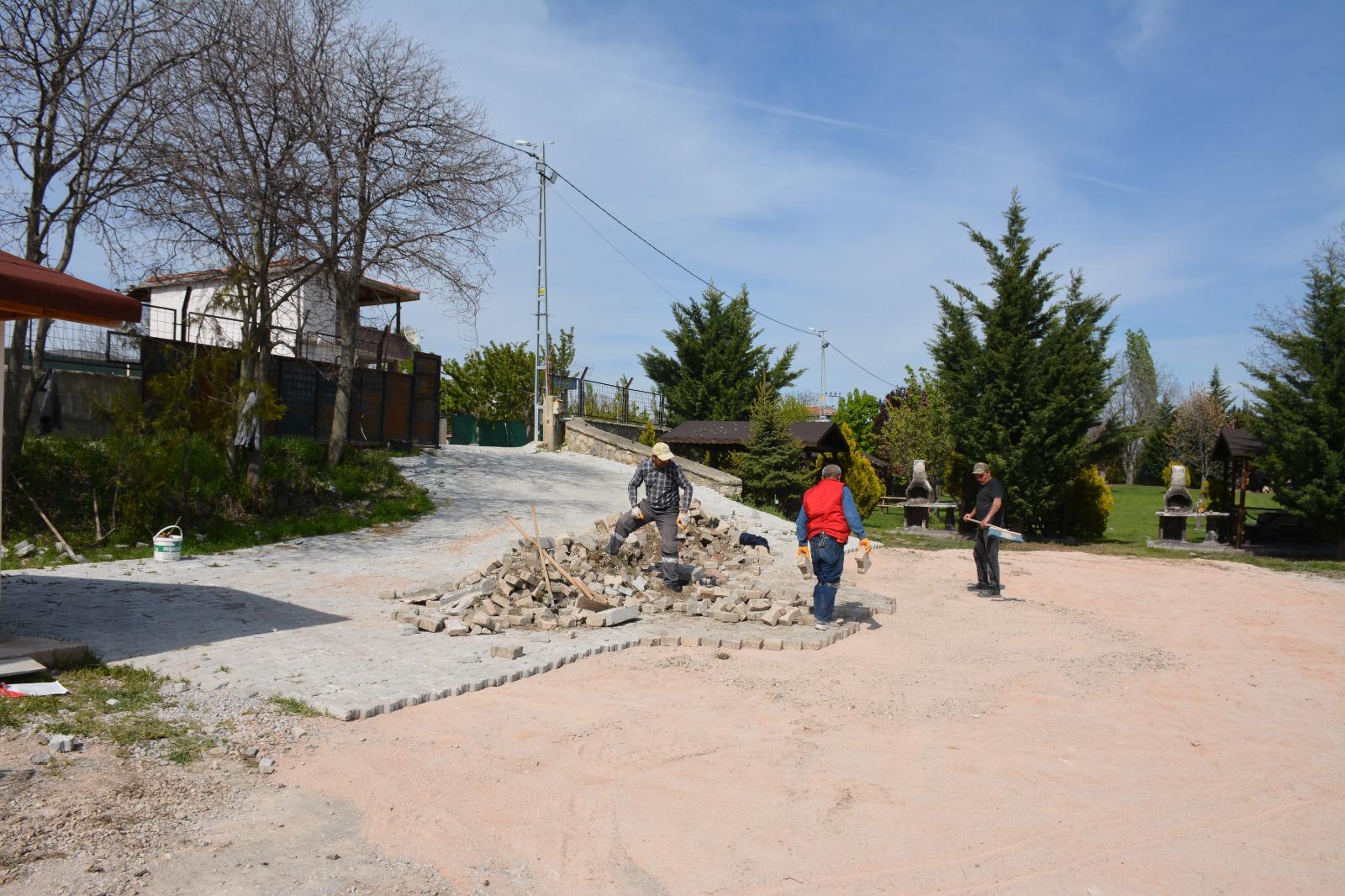 Zile Belediyesi Güreş Festival Ve Piknik Alanı'nda Parke Döşeme Ve Onarım Çalışmalarına Hız Verdi (2)