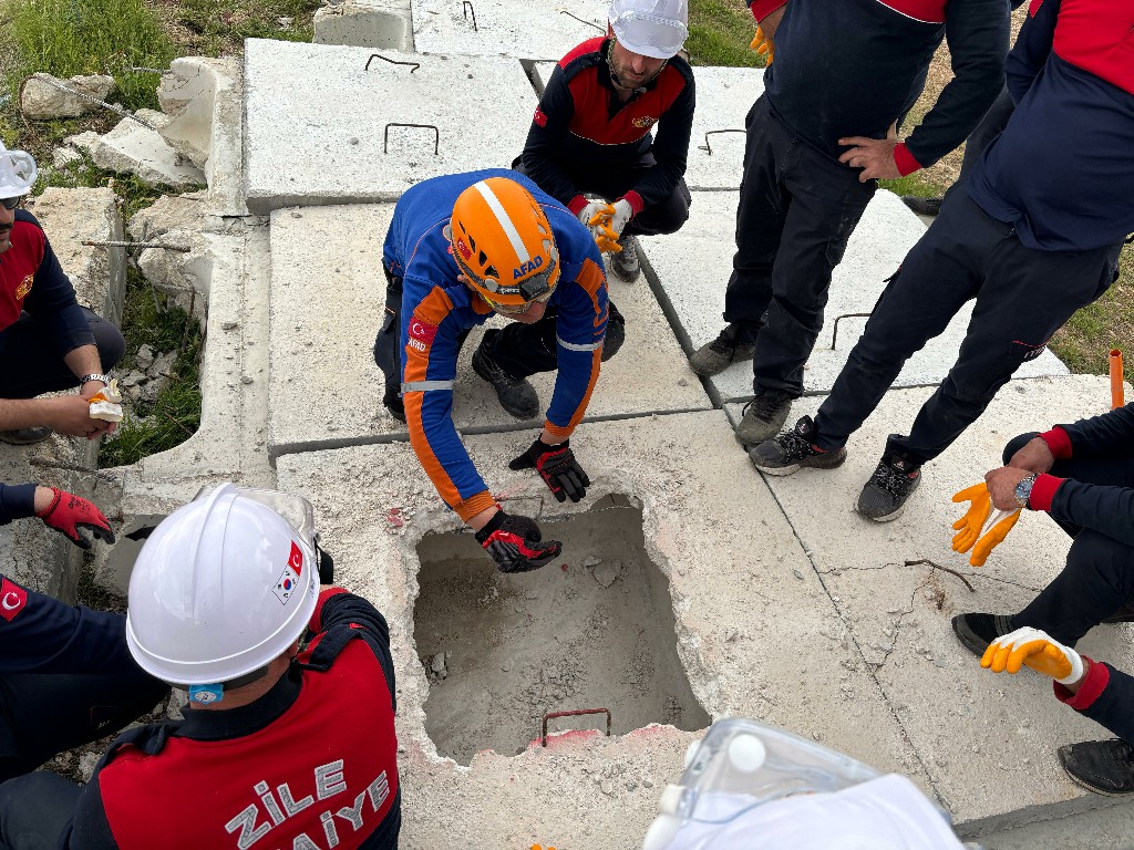 Zile İtfaiyesi, Afetlere Hazırlık İçin Eğitimlerini Sürdürüyor (4)