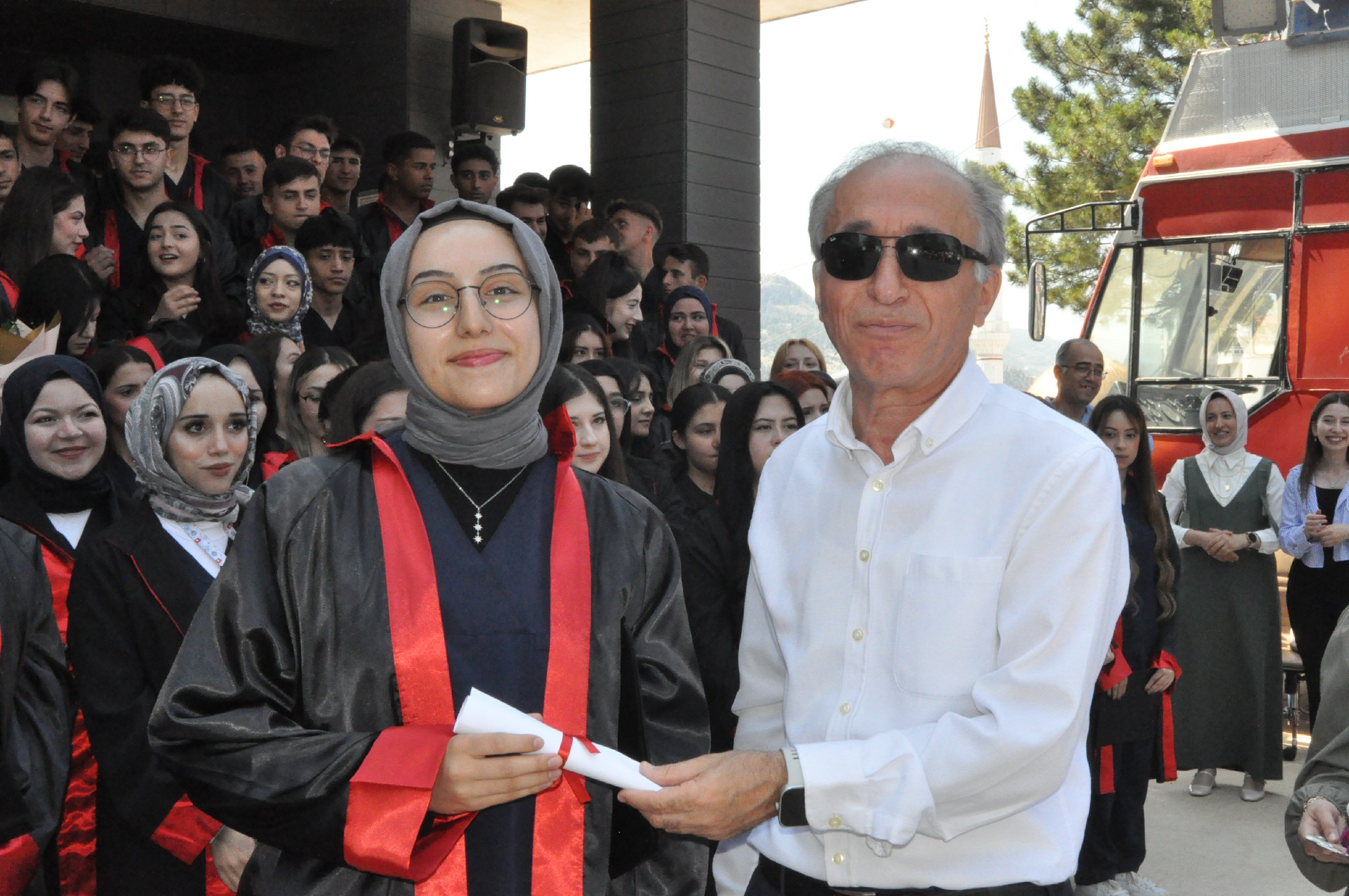 İbn I Sina Mtal'den Coşkulu Mezuniyet Töreniyle 130 Sağlık Neferi Mezun Oldu (14)