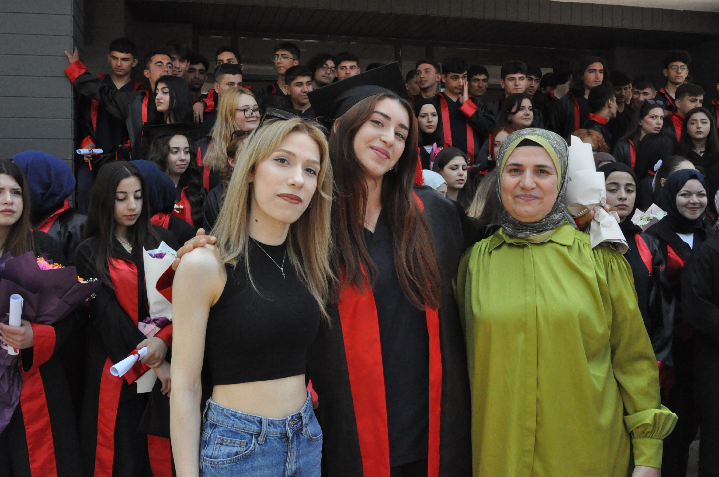 İbn I Sina Mtal'den Coşkulu Mezuniyet Töreniyle 130 Sağlık Neferi Mezun Oldu (23)