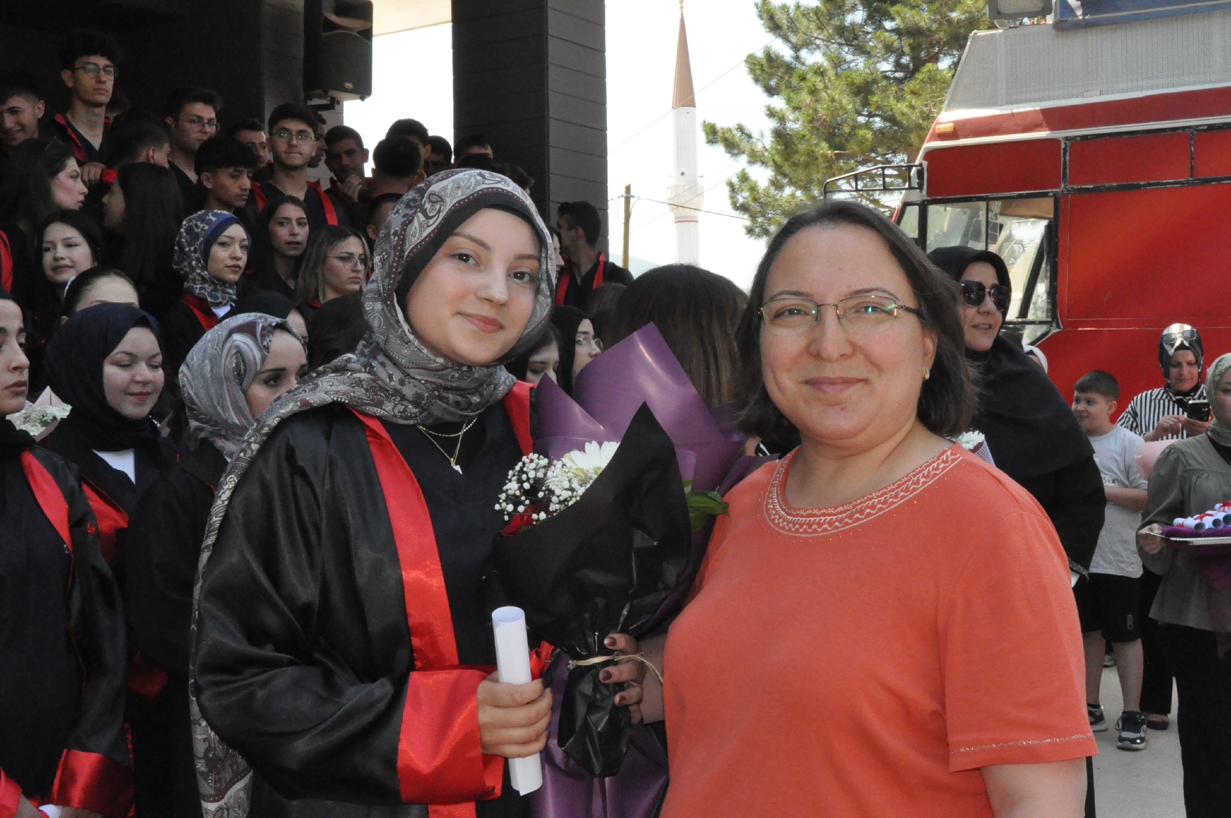 İbn I Sina Mtal'den Coşkulu Mezuniyet Töreniyle 130 Sağlık Neferi Mezun Oldu (24)