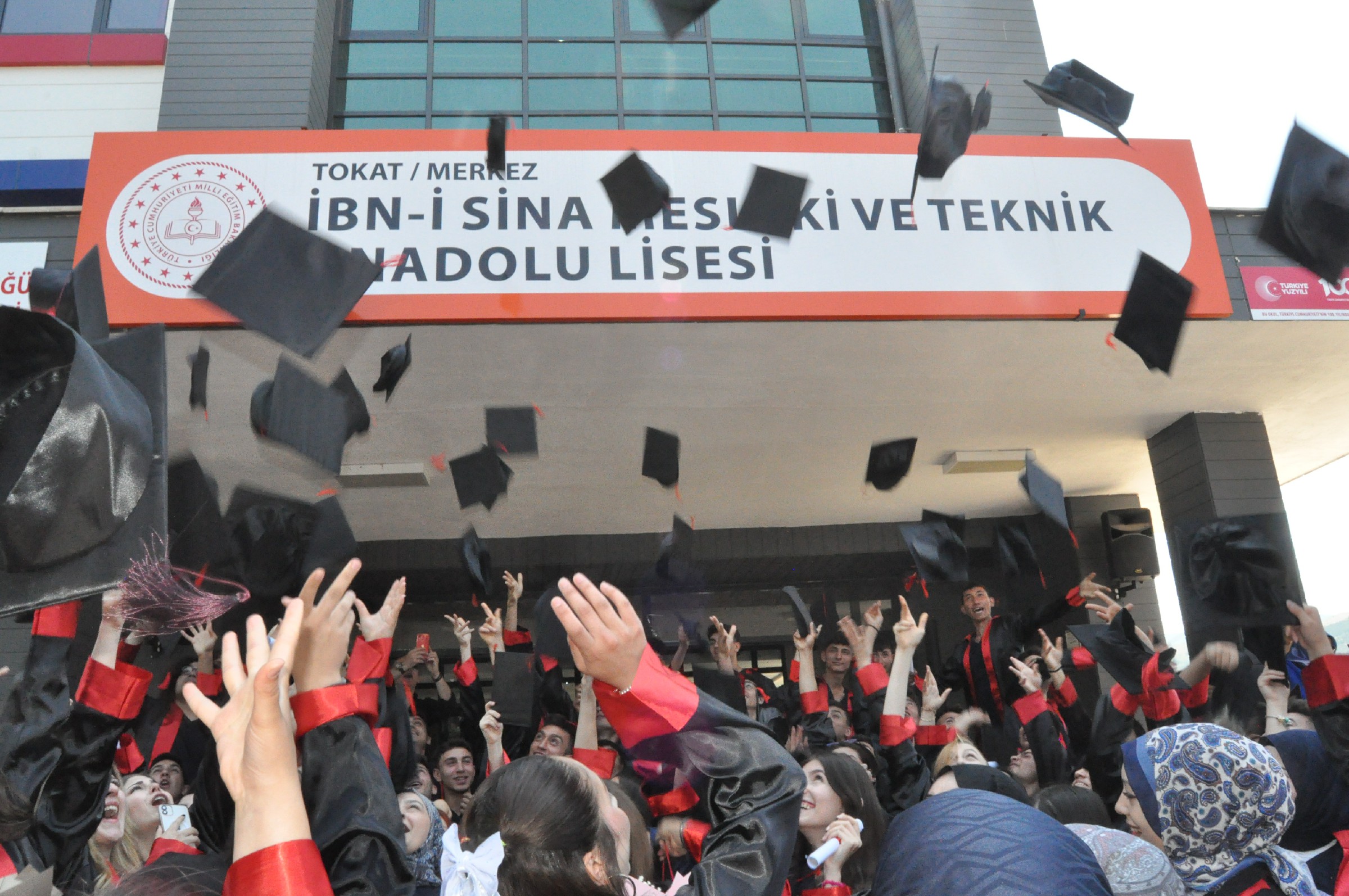 İbn I Sina Mtal'den Coşkulu Mezuniyet Töreniyle 130 Sağlık Neferi Mezun Oldu (35)