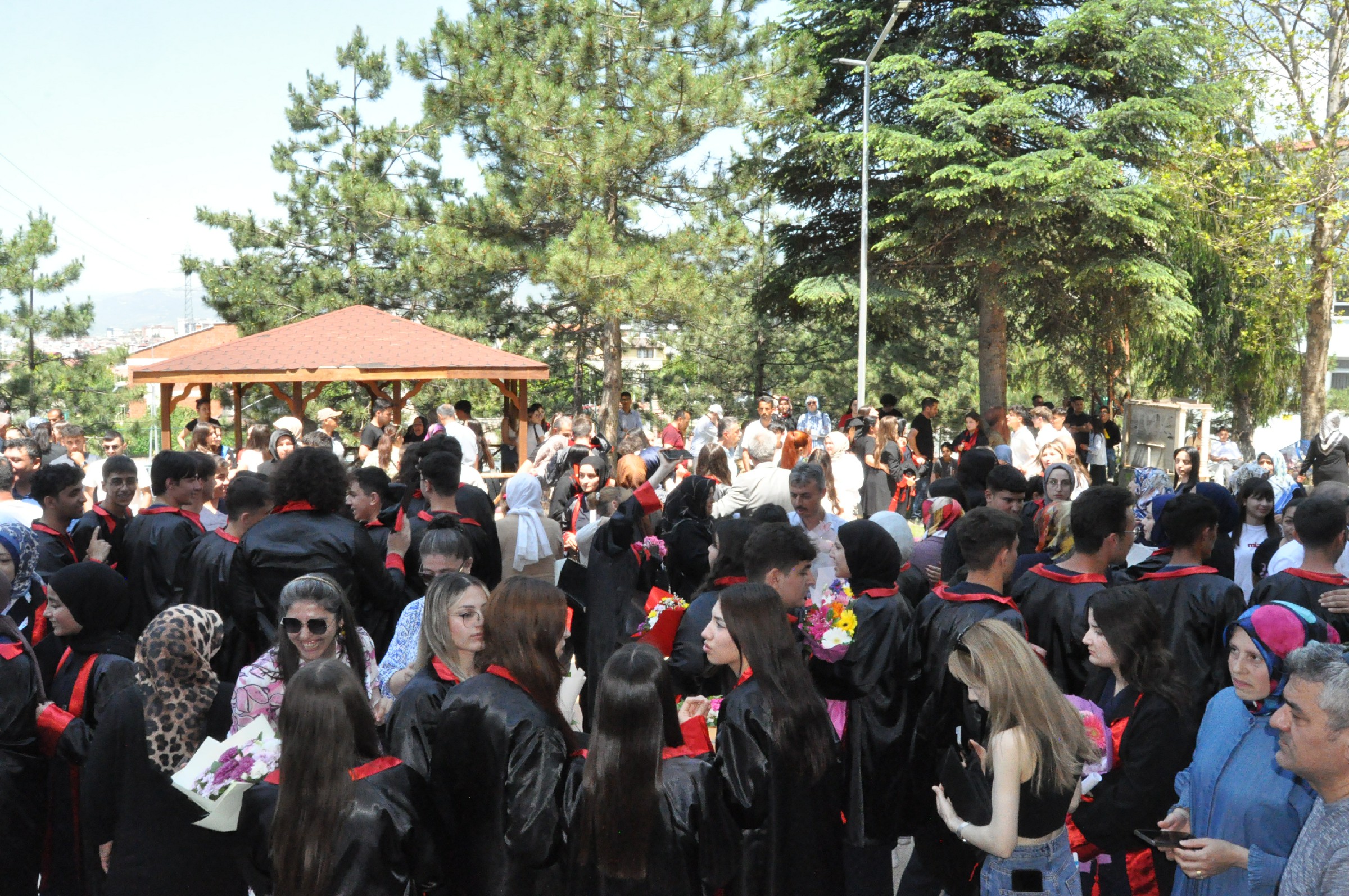 İbn I Sina Mtal'den Coşkulu Mezuniyet Töreniyle 130 Sağlık Neferi Mezun Oldu (37)