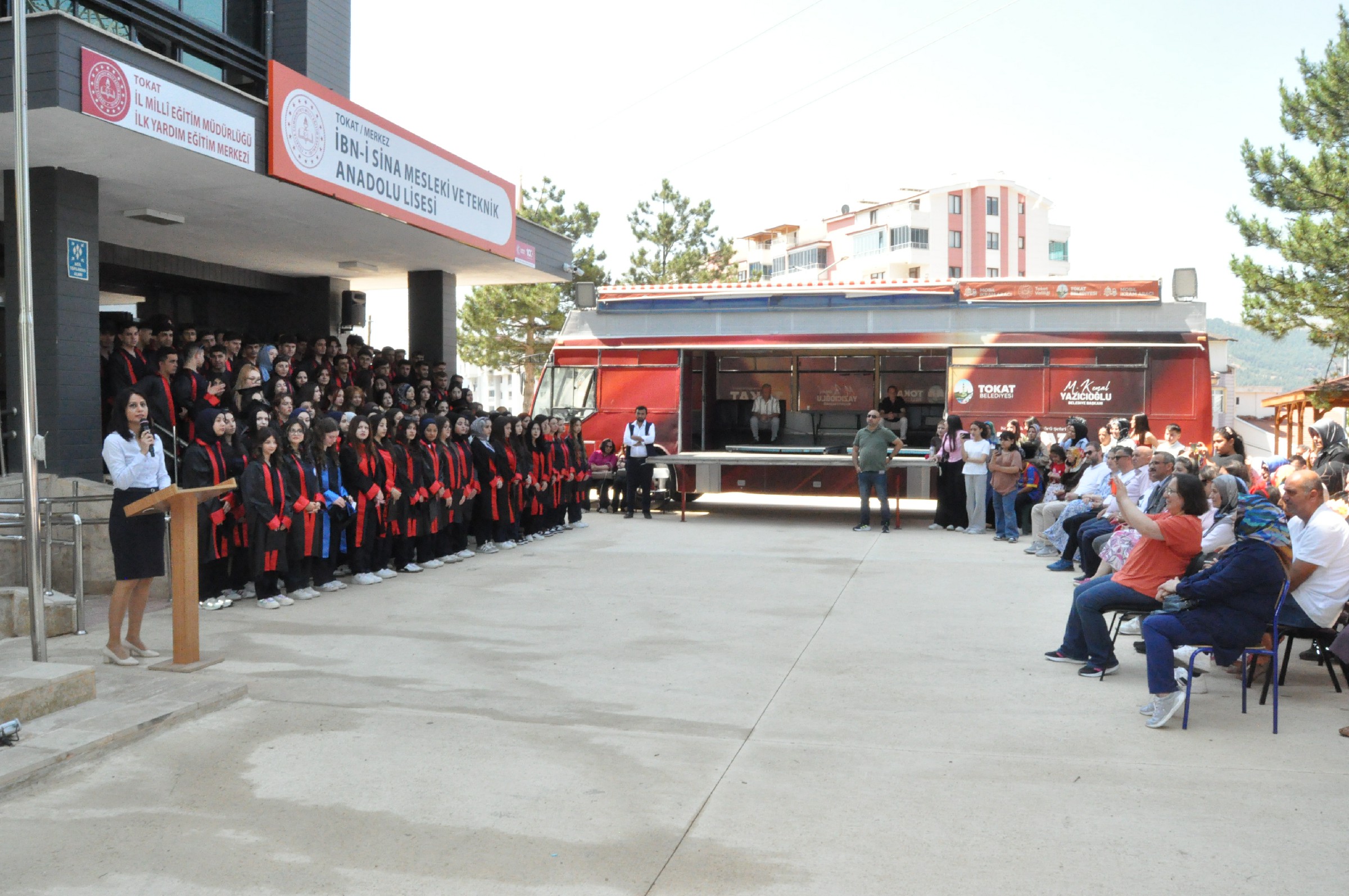 İbn I Sina Mtal'den Coşkulu Mezuniyet Töreniyle 130 Sağlık Neferi Mezun Oldu (4)