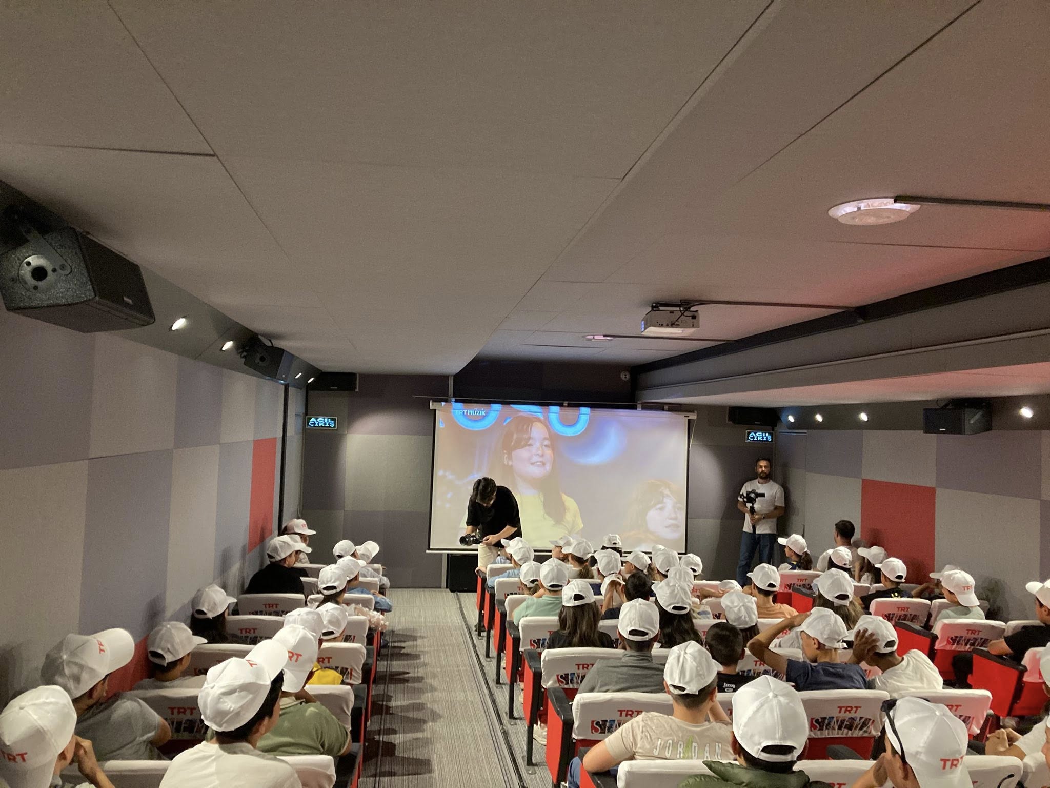 Trt Sinema Tırı Artova’da Miniklerle Buluştu (1)