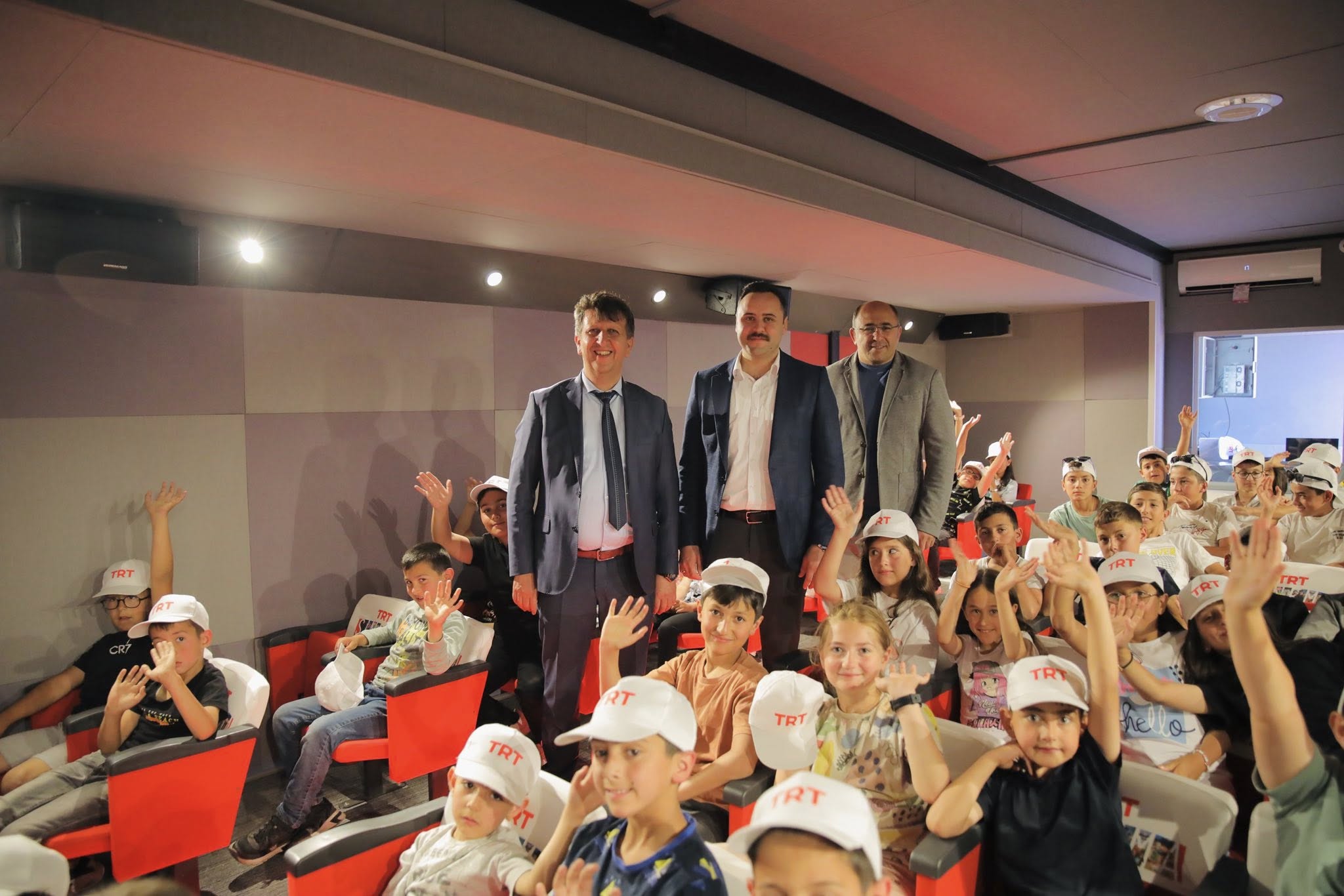 Trt Sinema Tırı Artova’da Miniklerle Buluştu (4)