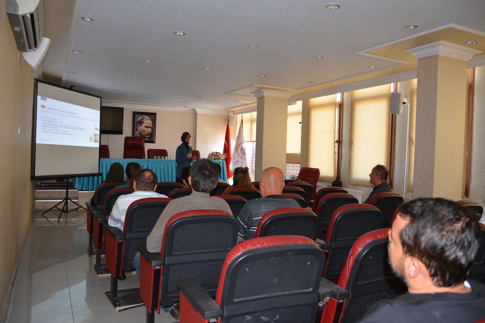 Zile Belediyesi, Personeline Yönelik Sağlık Ve Beslenme Eğitimi Programı Başlattı (4)