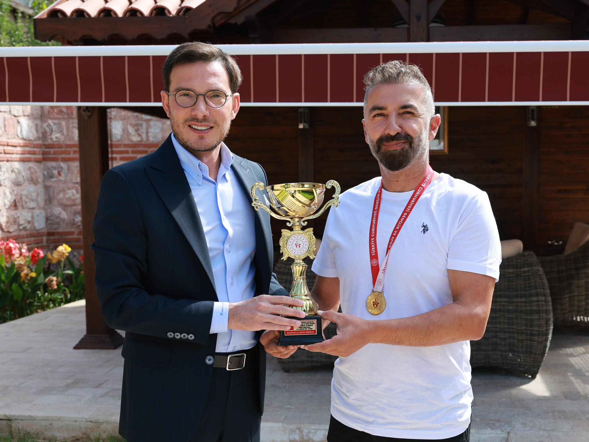 539259090 122165311682389075 3442752173222765013 N