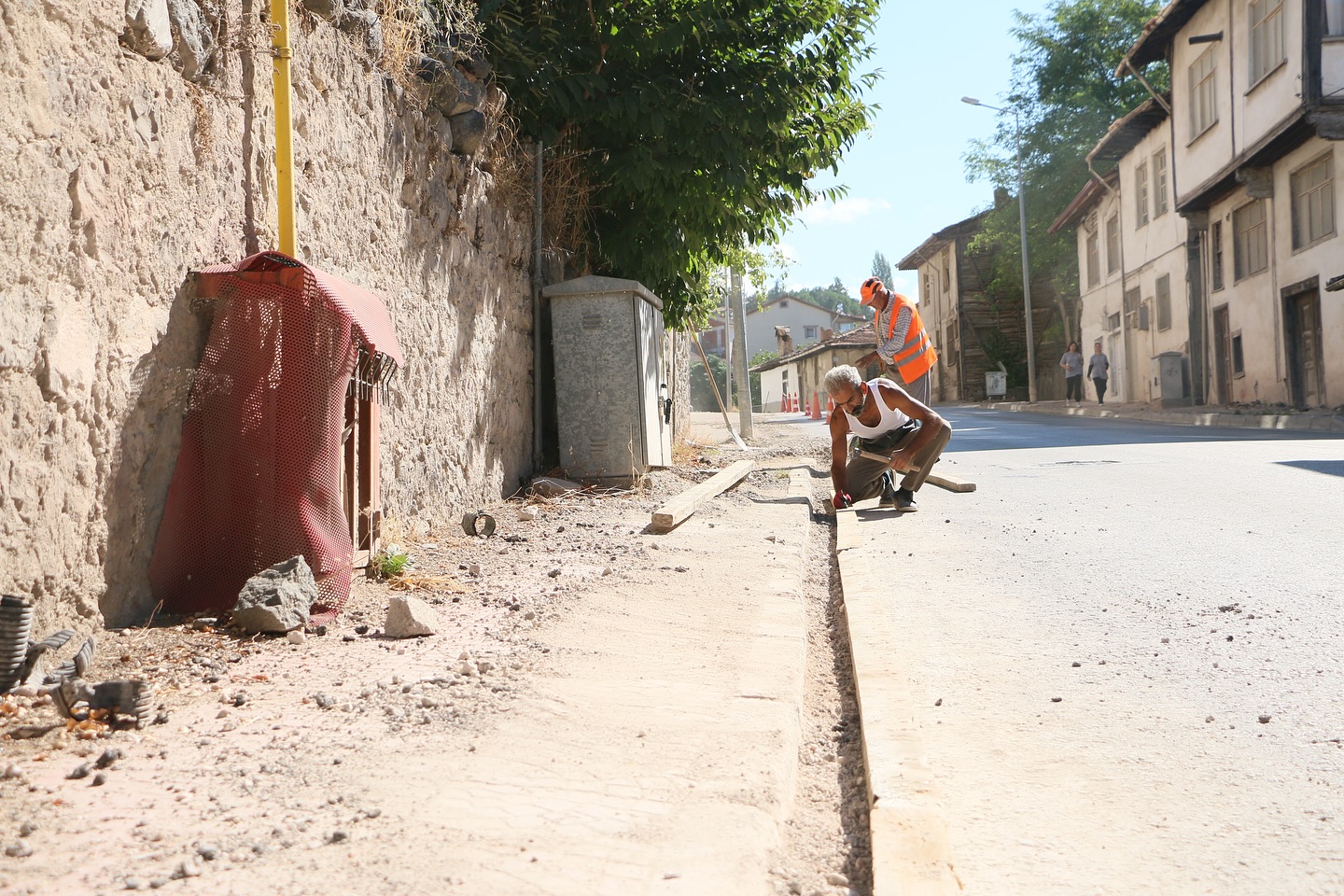 544089083 18284962303285607 3764745590646388123 N