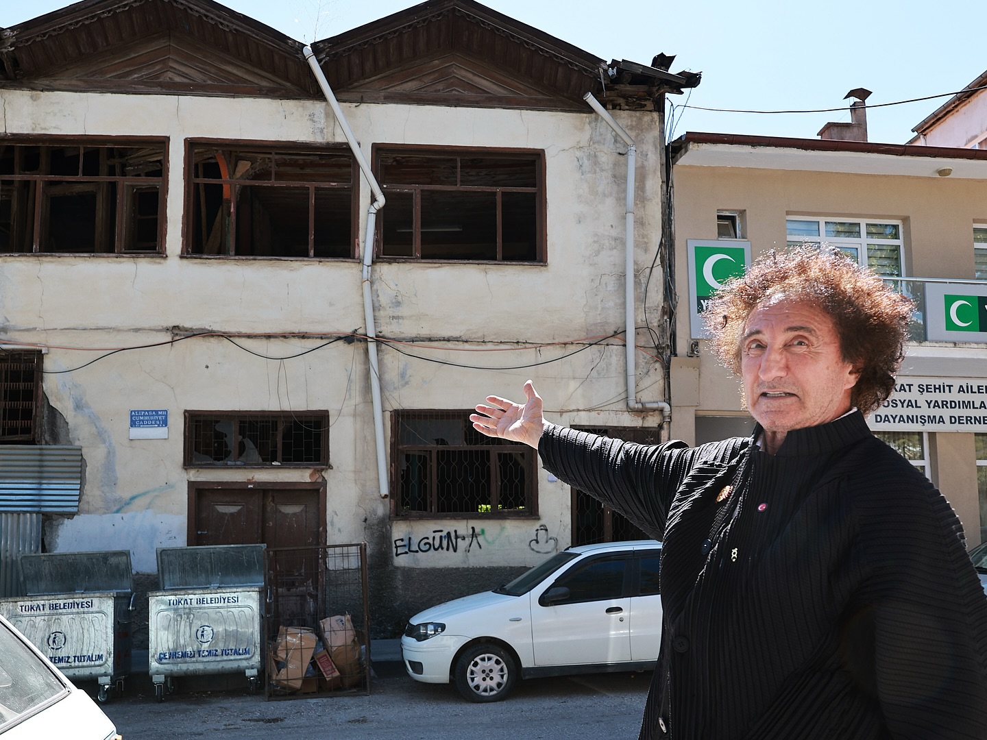 547986098 17924175438133684 2400117557774784543 N