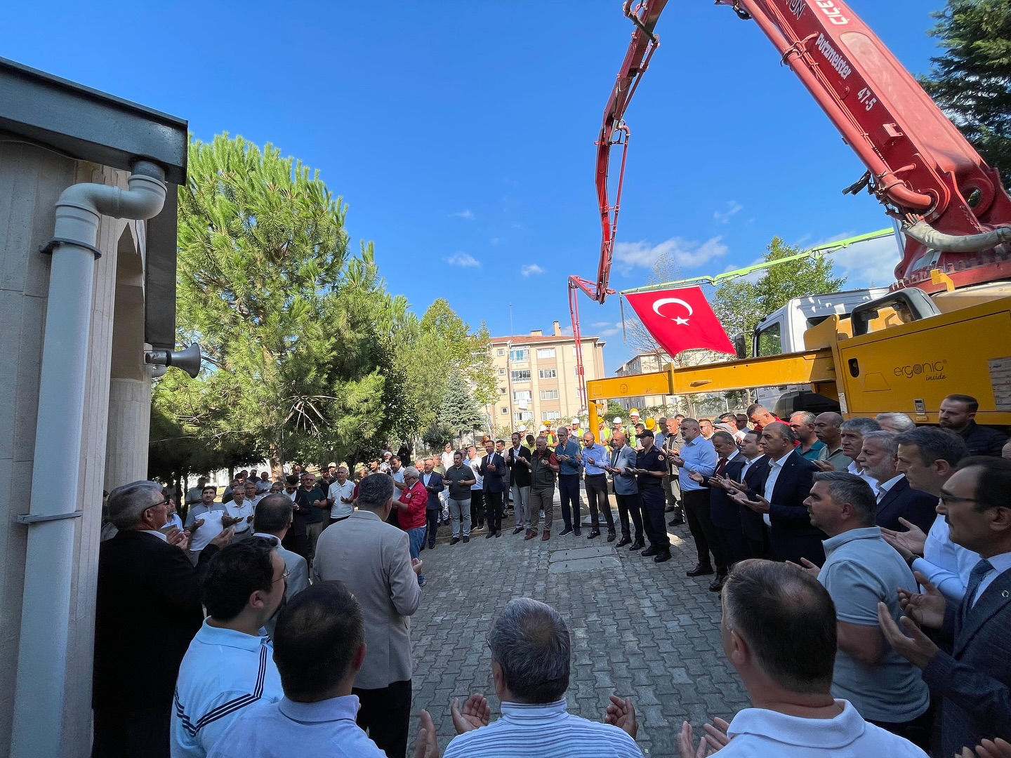 548842440 18285541279285607 2674898392718983793 N