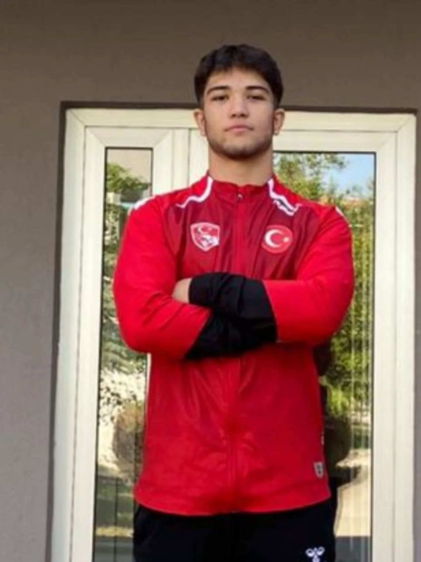 553439677 18076052681111696 1944786801258929931 N