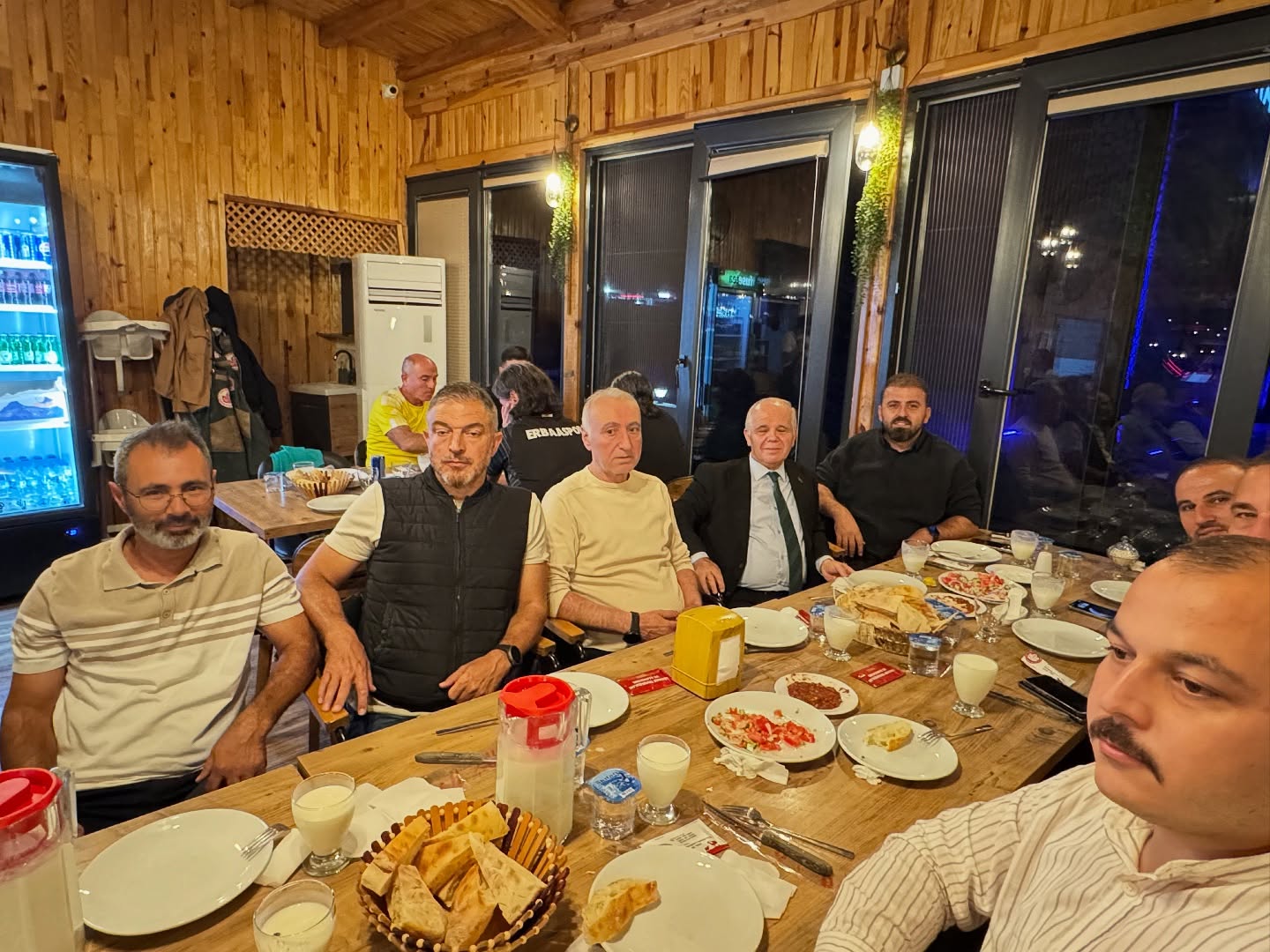 553577380 17942359191059286 5809964296439425021 N