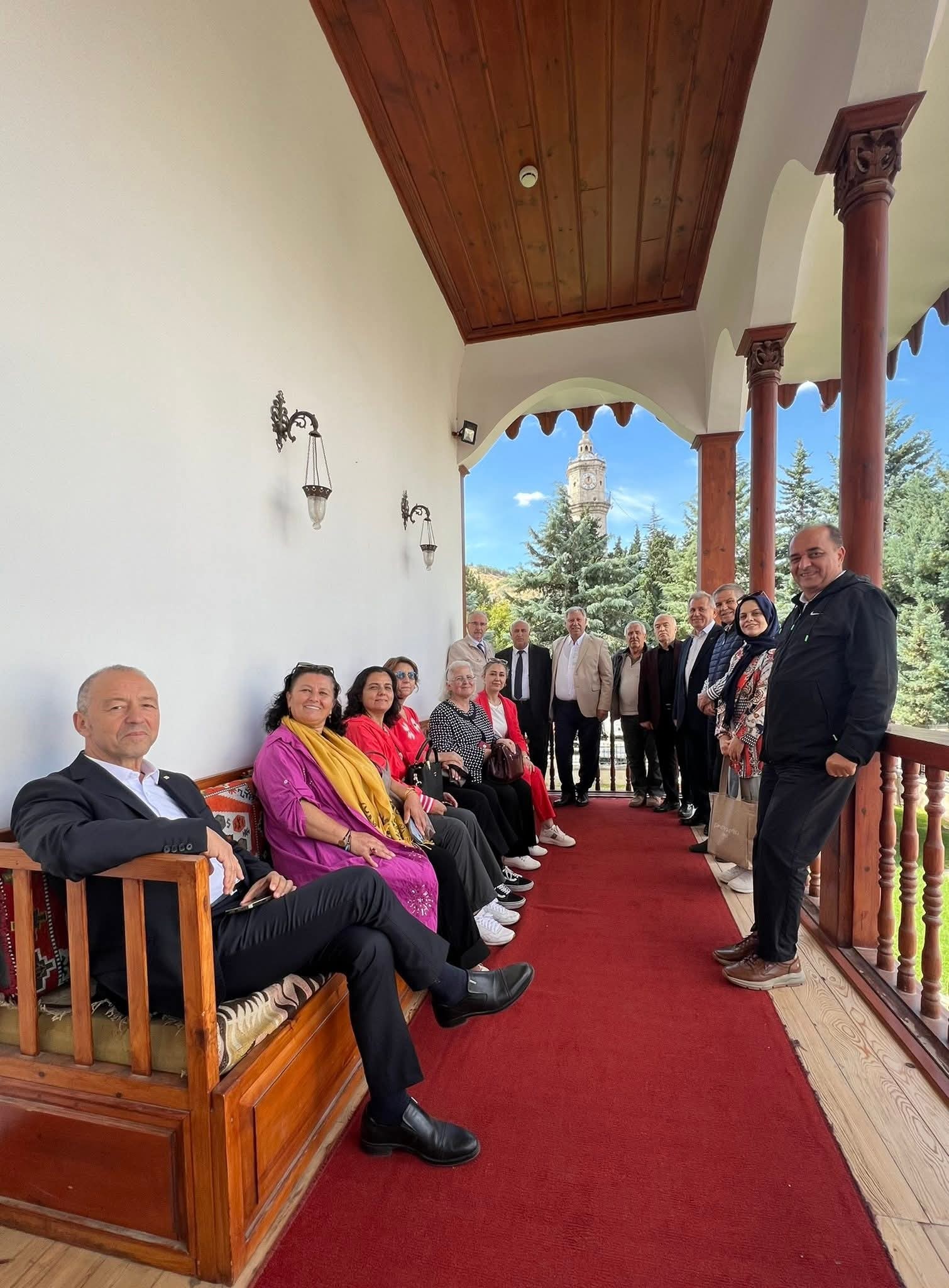 555676898 24490051553955328 3318049498808952244 N