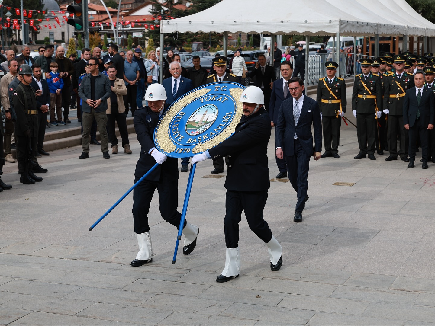 571288105 17929246458133684 1483311713065790516 N