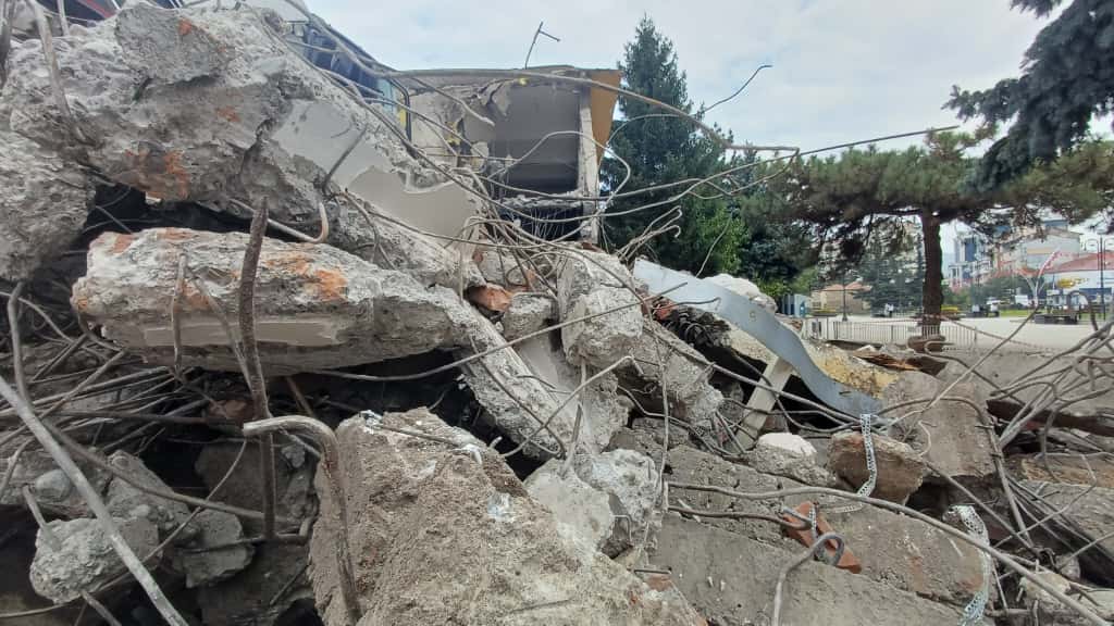 Tarihi Ptt Binası Yıkılıyor (10)