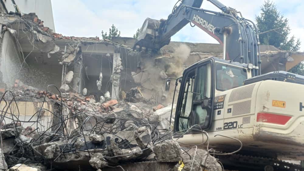 Tarihi Ptt Binası Yıkılıyor (9)