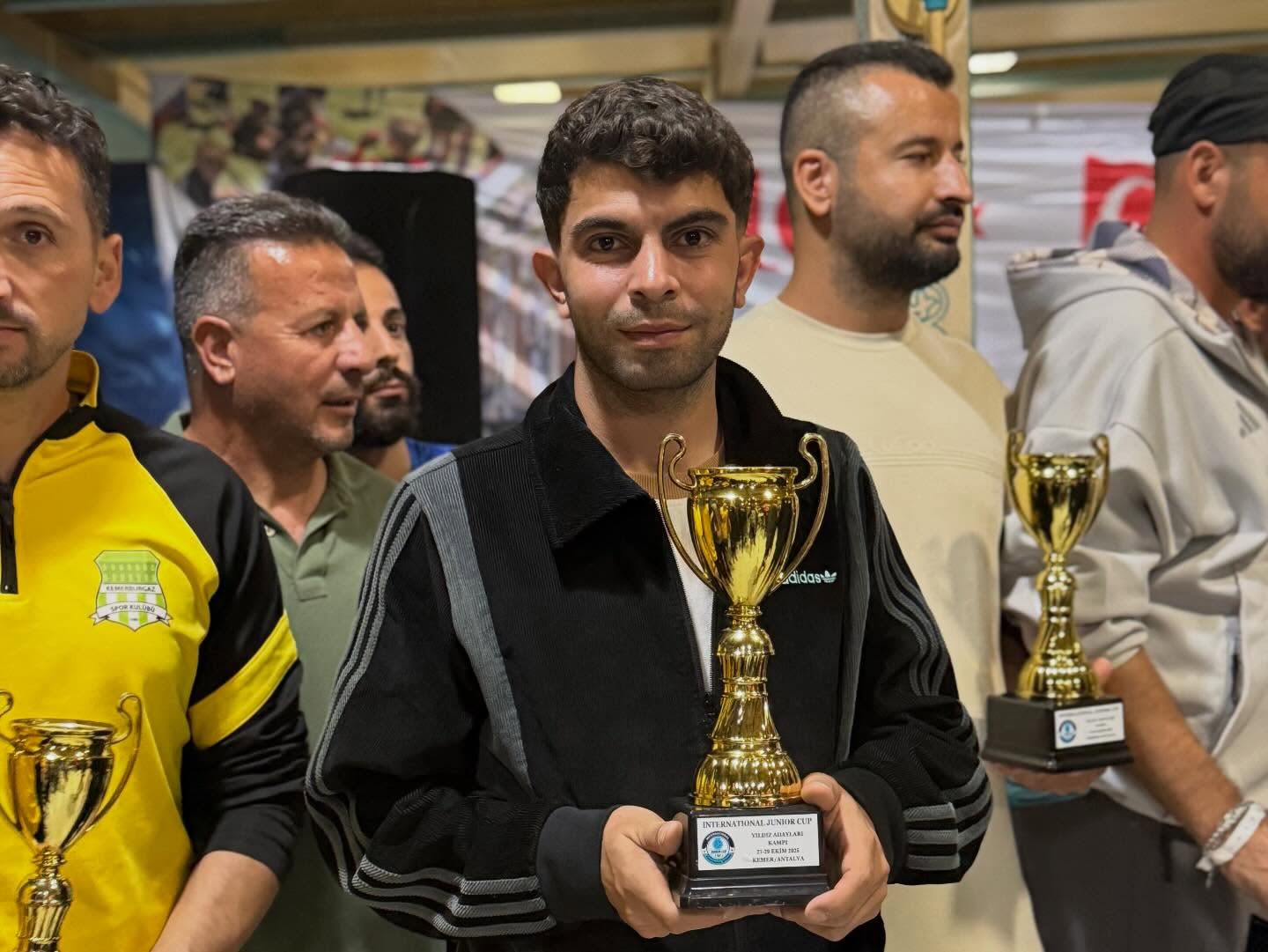 572135873 17967288305968120 7938629798366305568 N