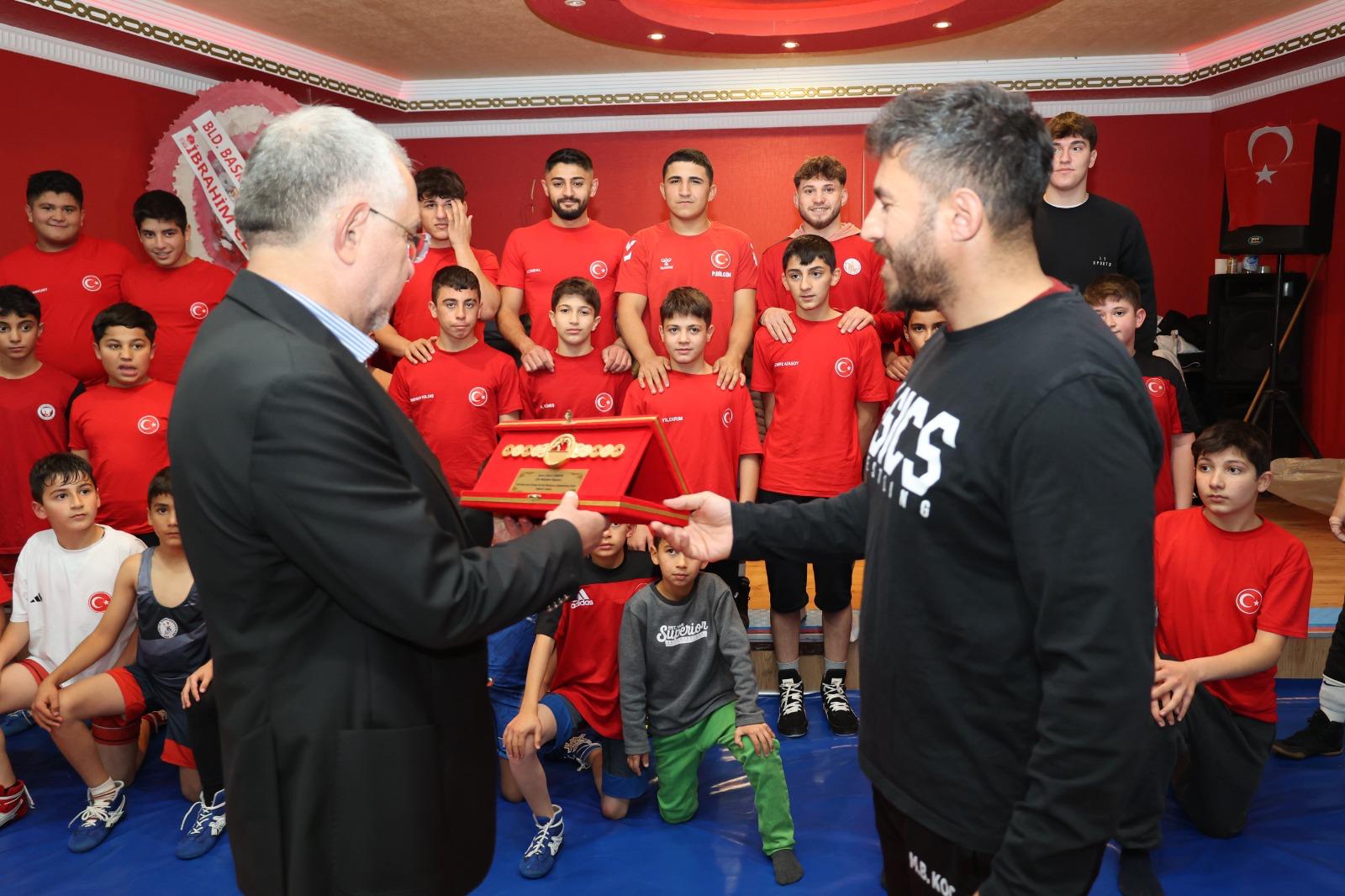 I M G 20251104 W A0039