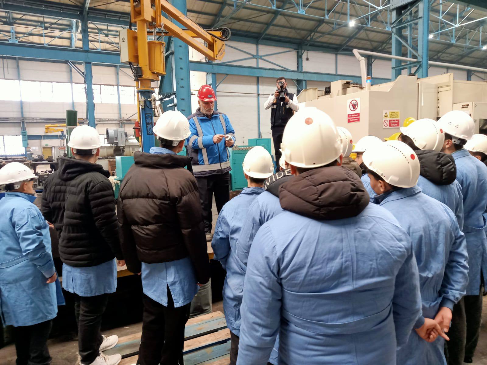 593470271 3835179410123783 4809424808556592157 N