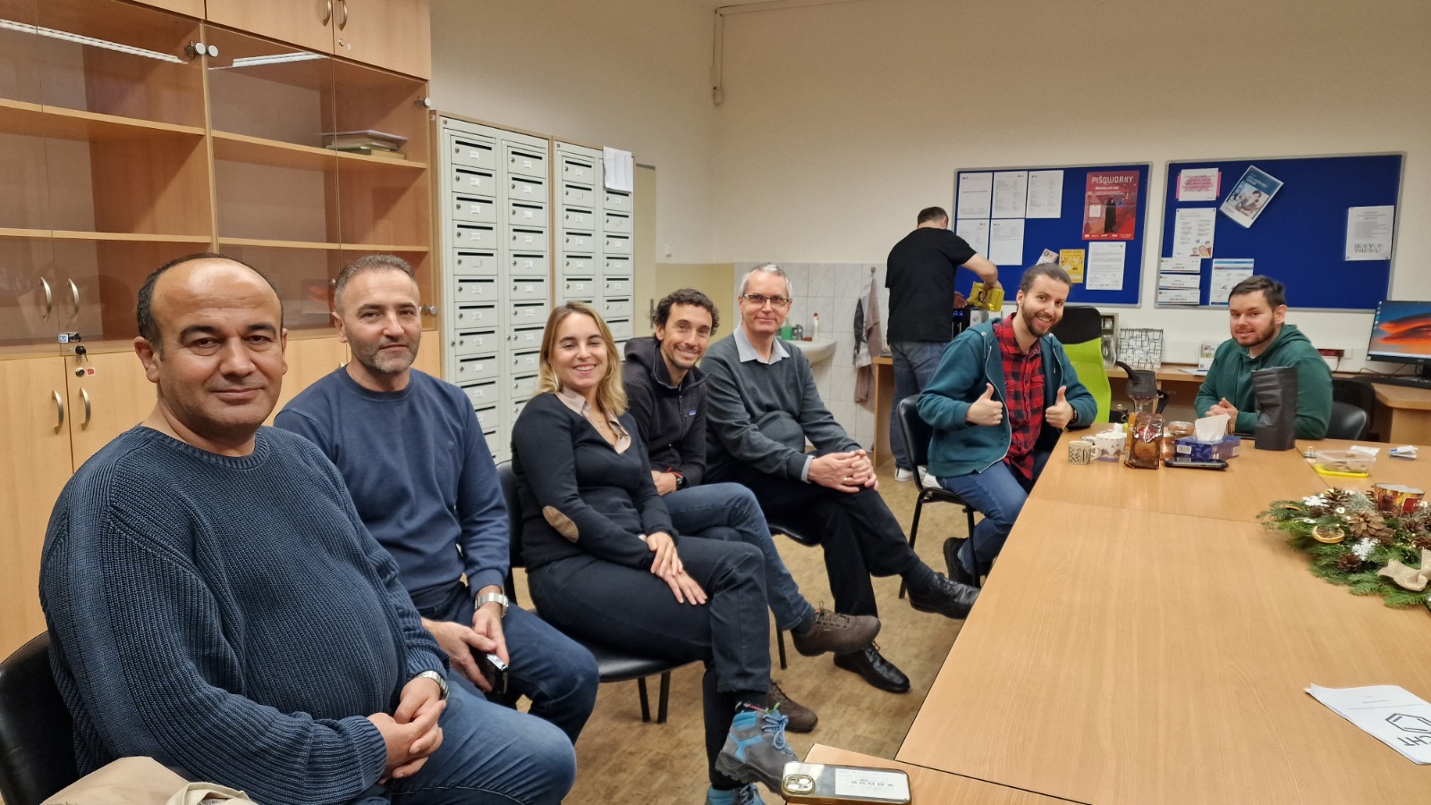 596806211 3839923549649369 7931862984176308467 N