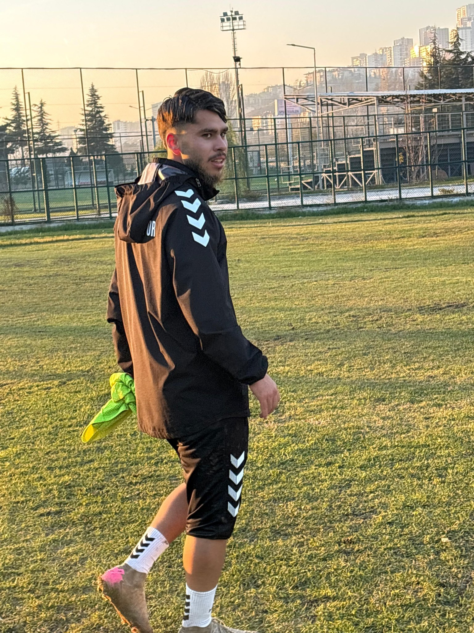 593546618 24556996013975012 5052719031883538240 N