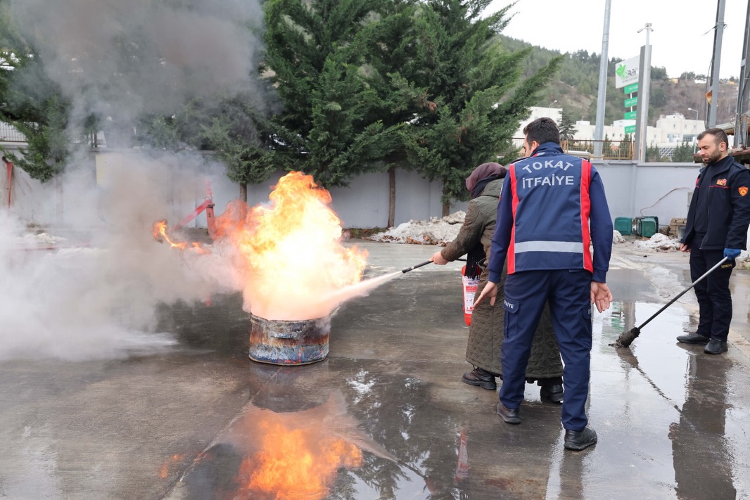 611779096 18553294690005446 7092066624540001254 N