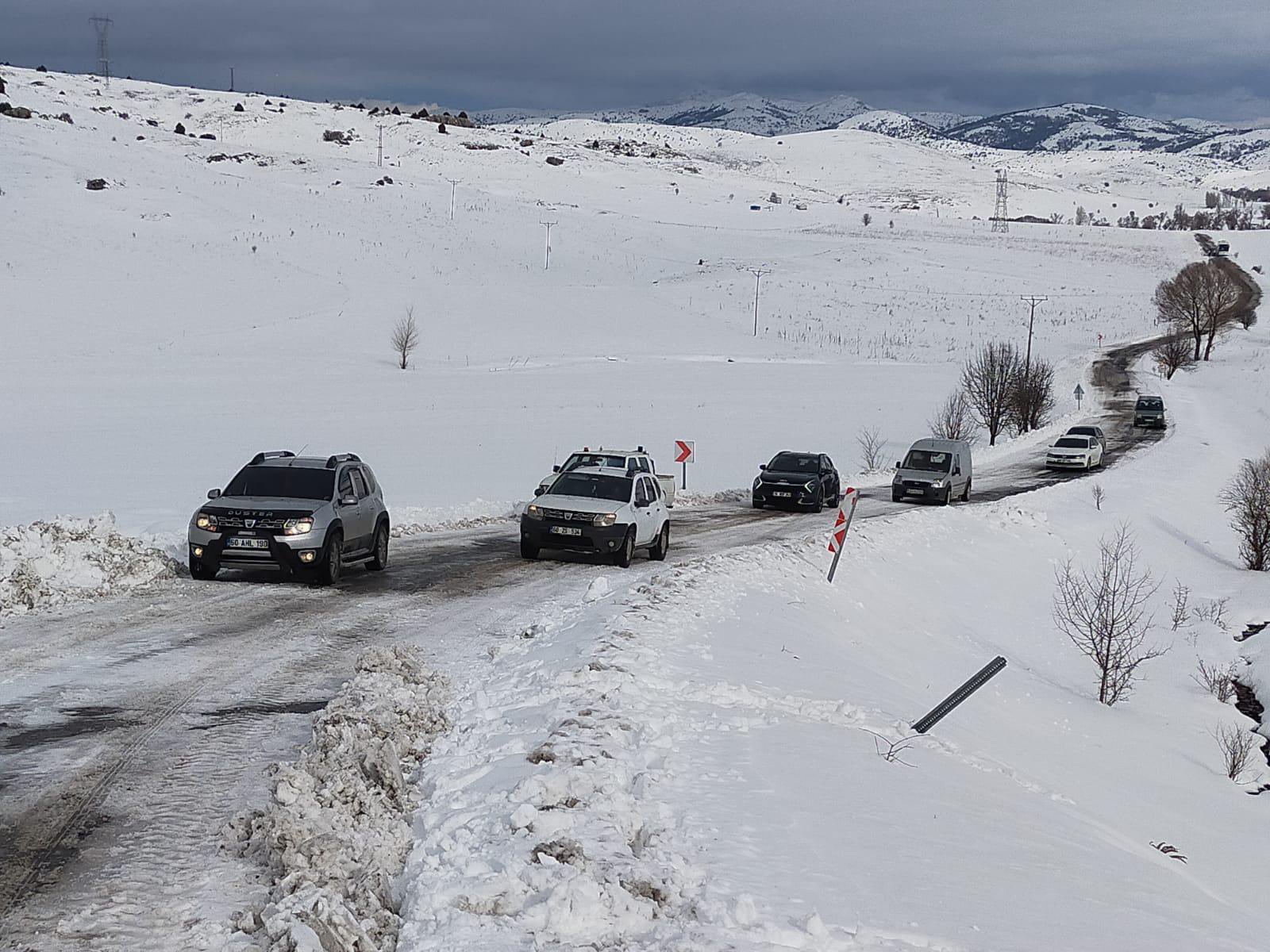 G Y Y Q I Xo A E7 Skj