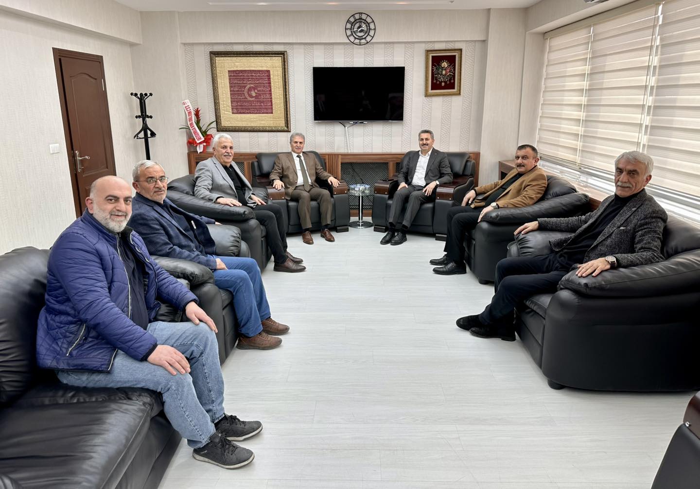 1. Esnaf Ve Sanatkârlar Odası Başkanımız Fehmi Çankaya’yı Ziyaret Ederek Hayırlı Olsun Dileklerimizi Ilettik.-1