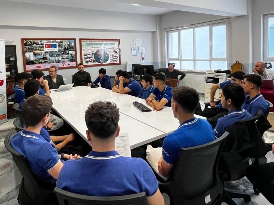 641333354 3909571922684531 4558833137371335208 N