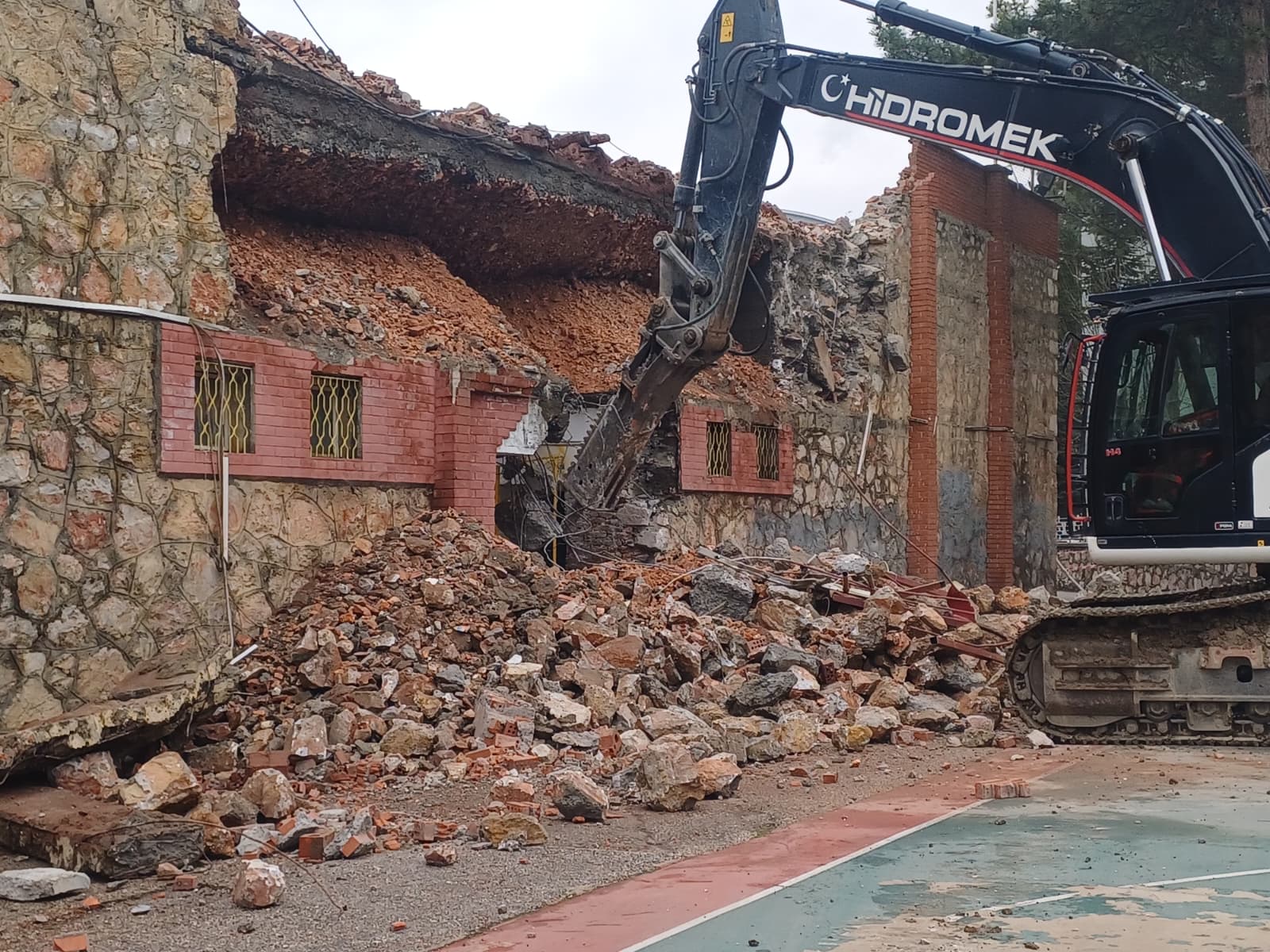 Gaziosmanpaşa Stadyumu’nda Yıkım Başladı (6)