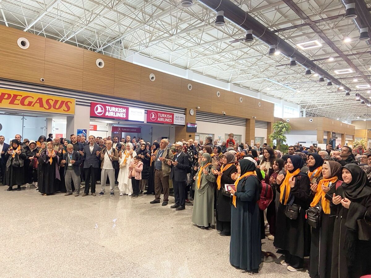 656294869 18074235206547374 2442328396882176369 N