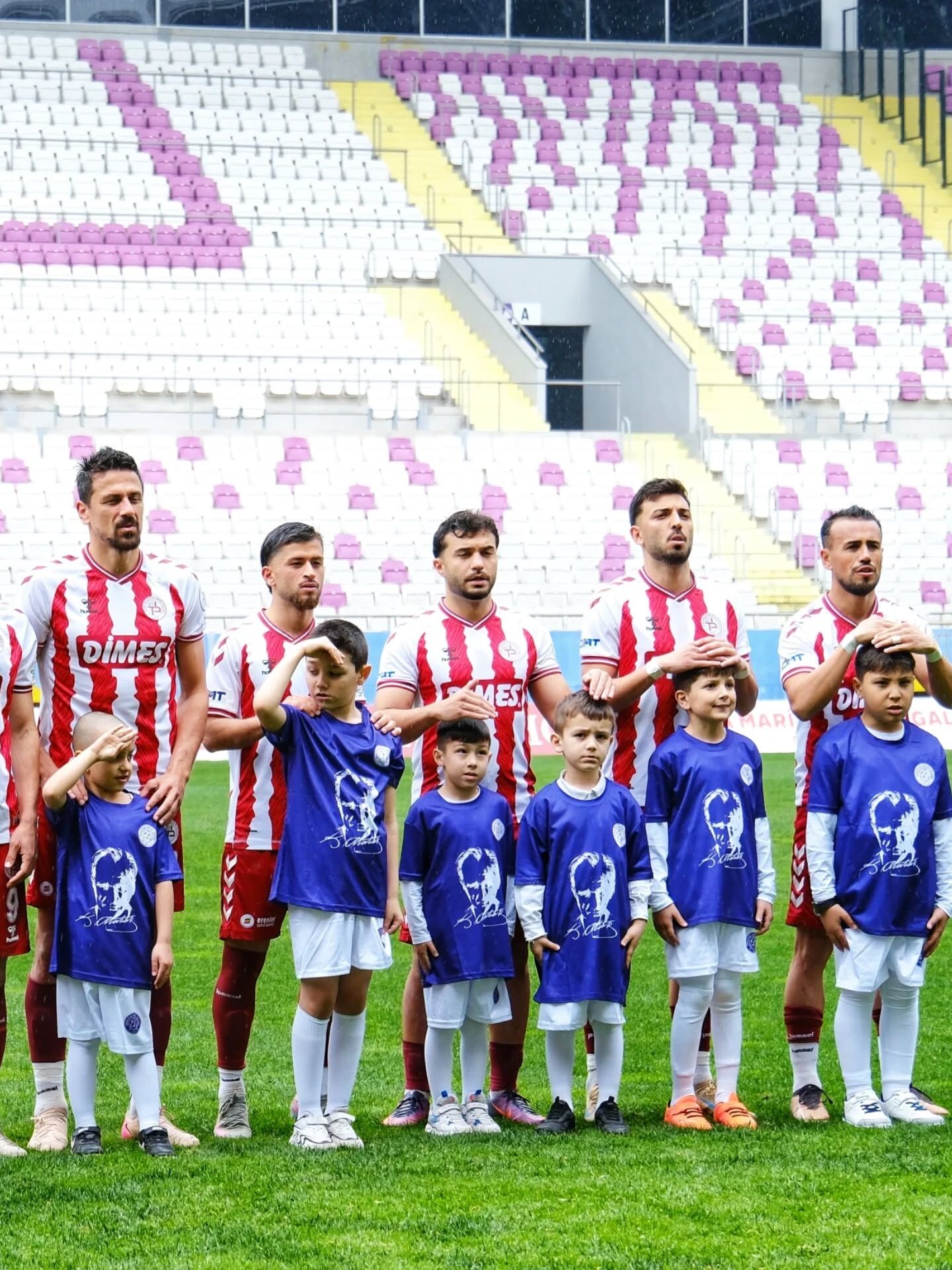 658331805 18119893138616744 4538388794149280709 N